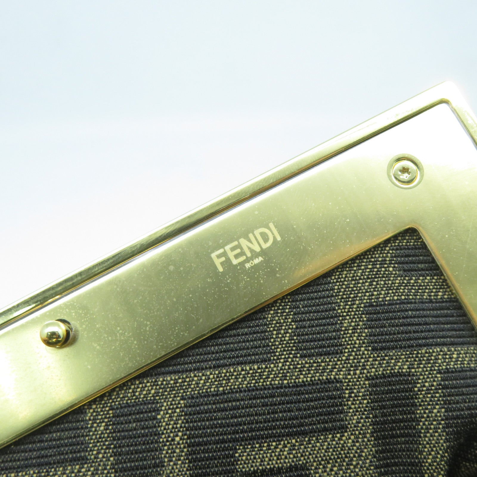 FENDI 牛皮皮革Shoulder Bag金扣肩背袋黑色