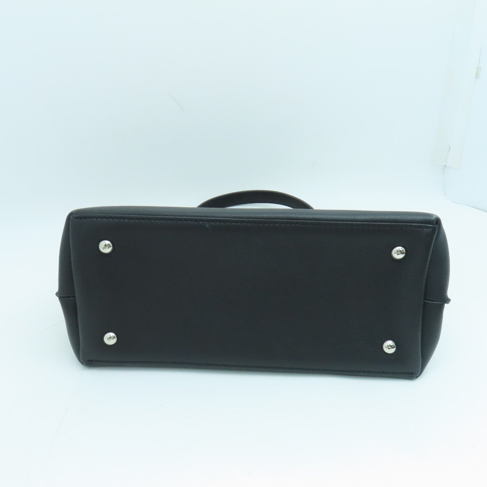 LOUIS VUITTON 牛皮皮革Lockme Ever 2 way Shoulder银扣手挽肩背两用袋黑色
