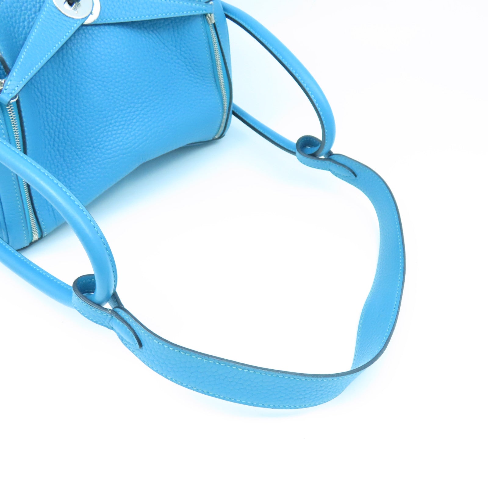 HERMES Clemence leather Lindy 26 silver buckle handle shoulder bag blue