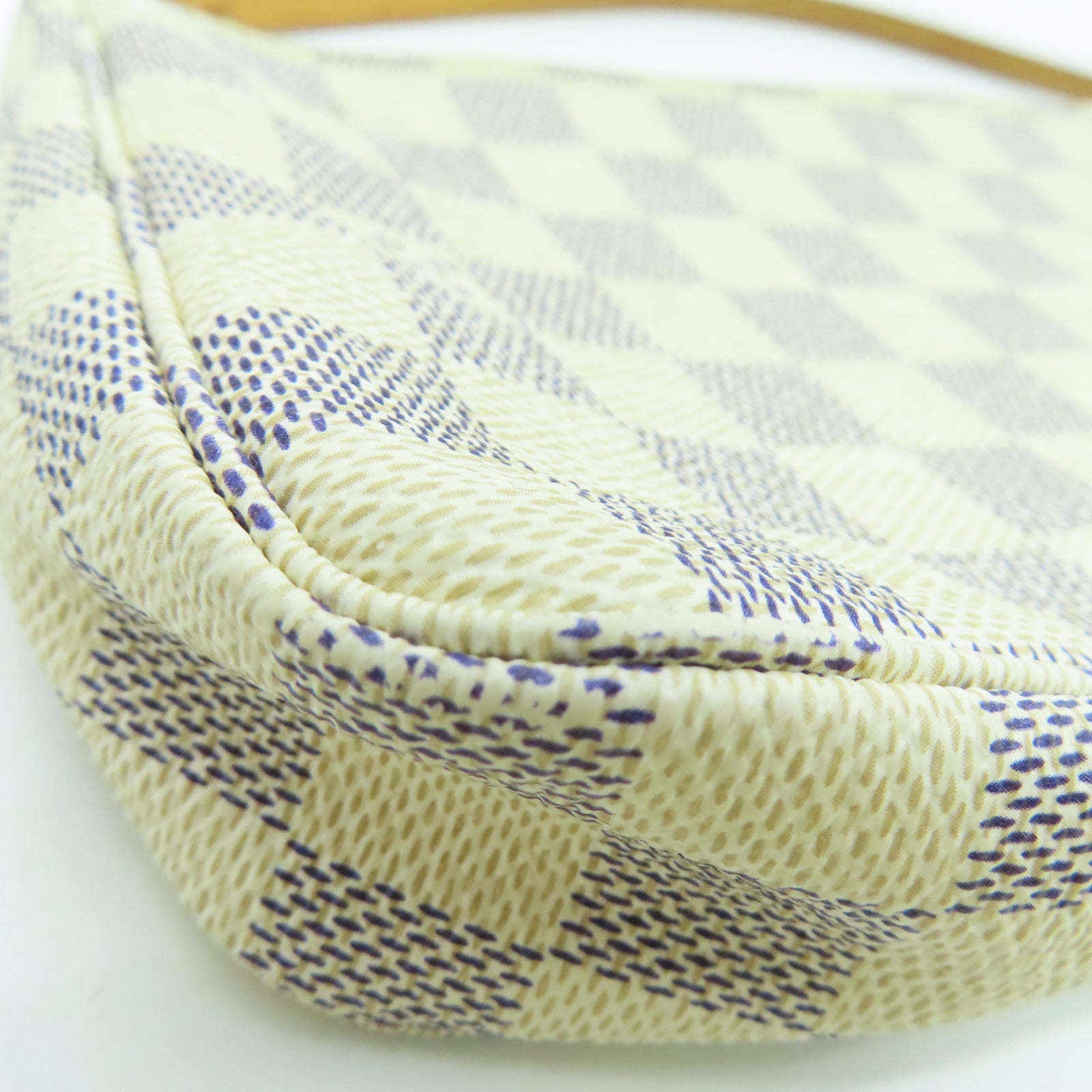 LOUIS VUITTON Damier Azur Pochette Accessories金扣手挽袋米白色