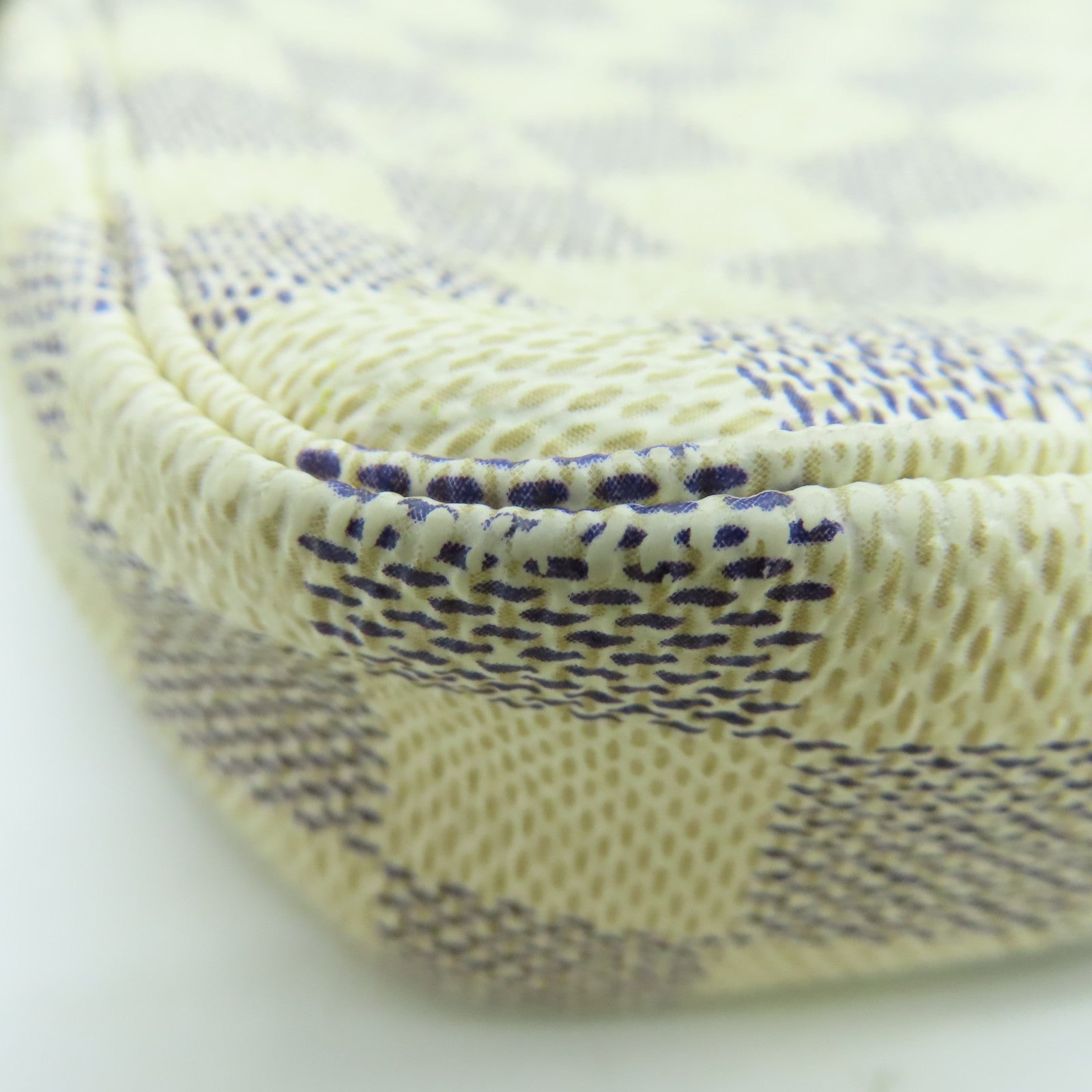 LOUIS VUITTON Damier Azur Pochette Accessories金扣手挽袋米白色