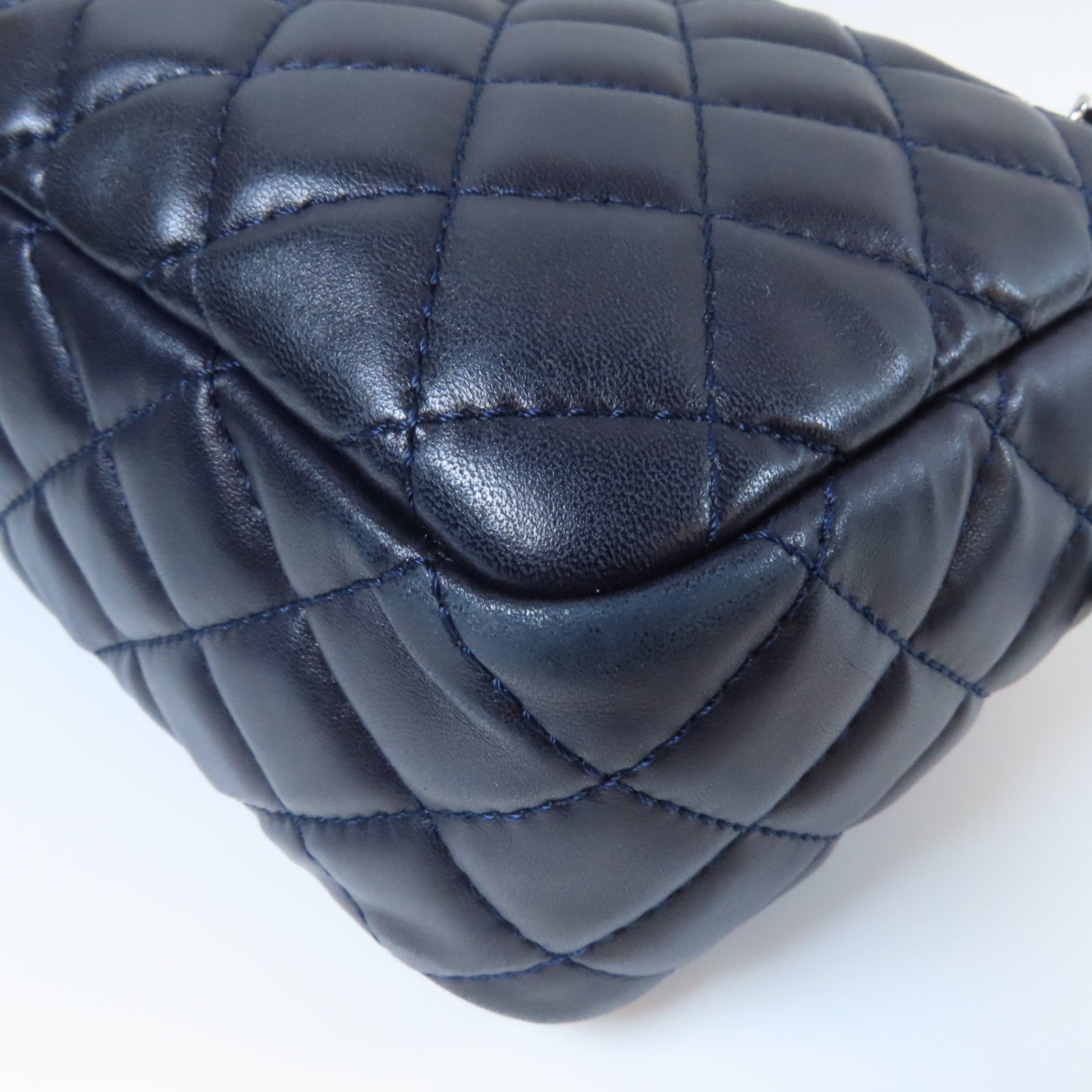 CHANEL 菱格羊皮皮革Chain Shoulder銀扣鏈帶肩背袋深藍色