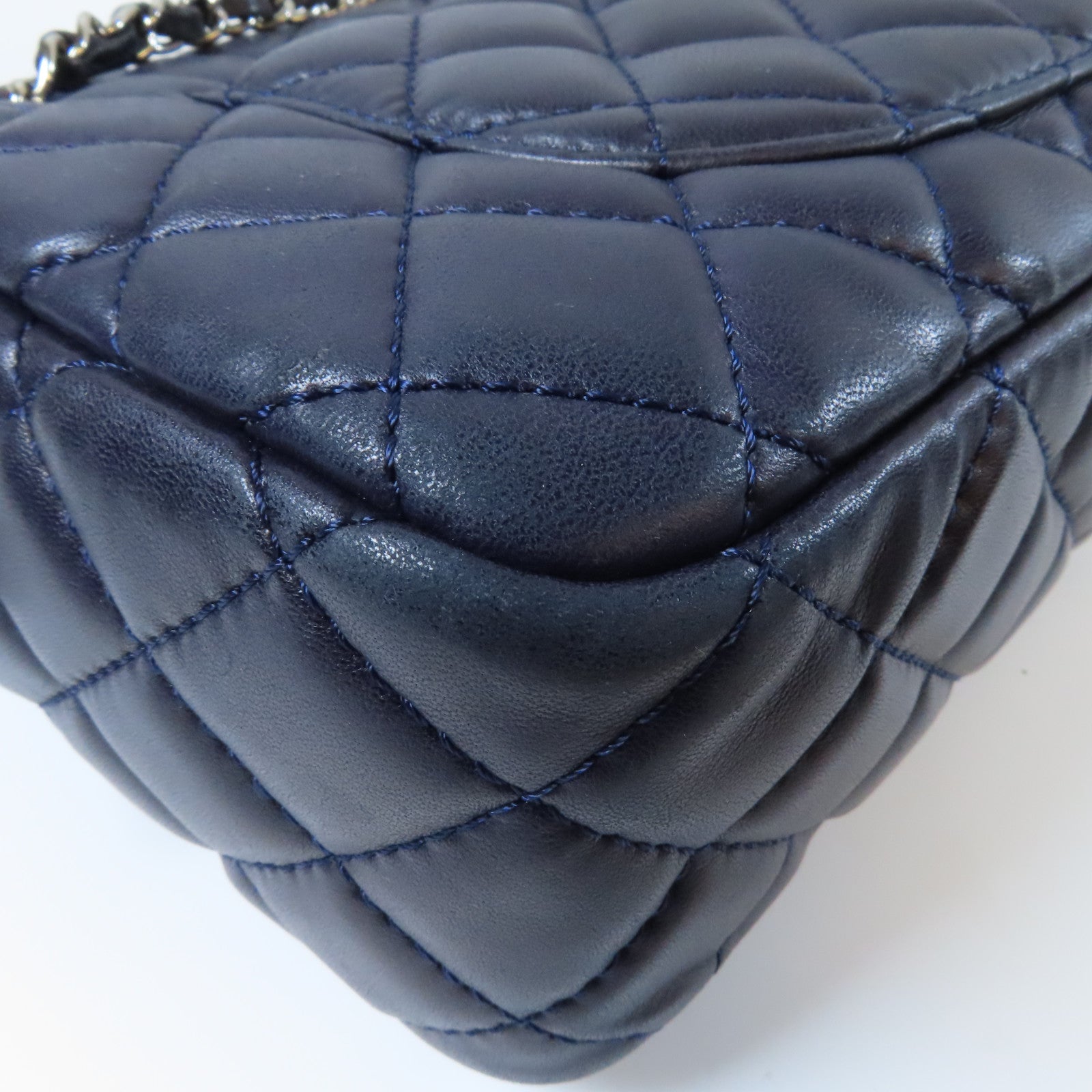CHANEL 菱格羊皮皮革Chain Shoulder銀扣鏈帶肩背袋深藍色