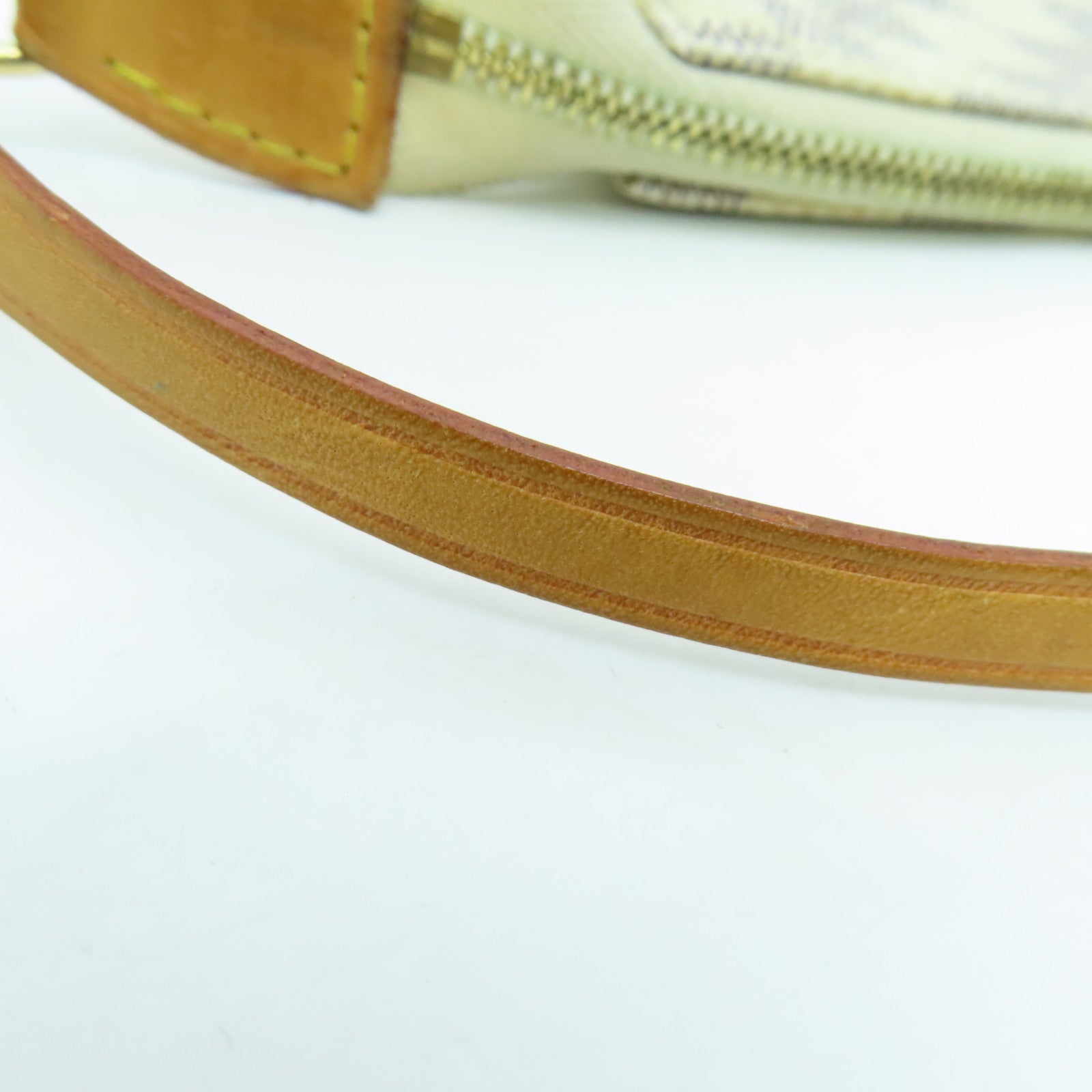 LOUIS VUITTON Damier Azur Pochette Accessories金扣手挽袋米白色