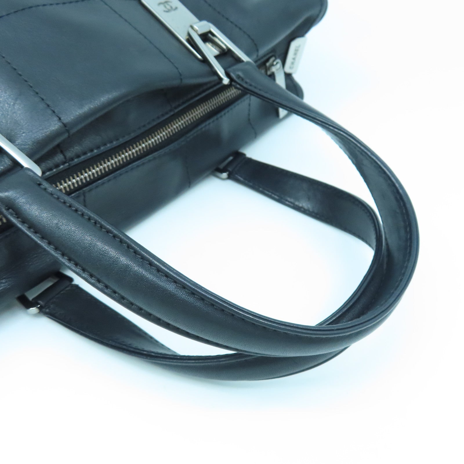 CHANEL Rhombus Sheepskin Leather Hand Bag Silver Buckle Hand Bag Black