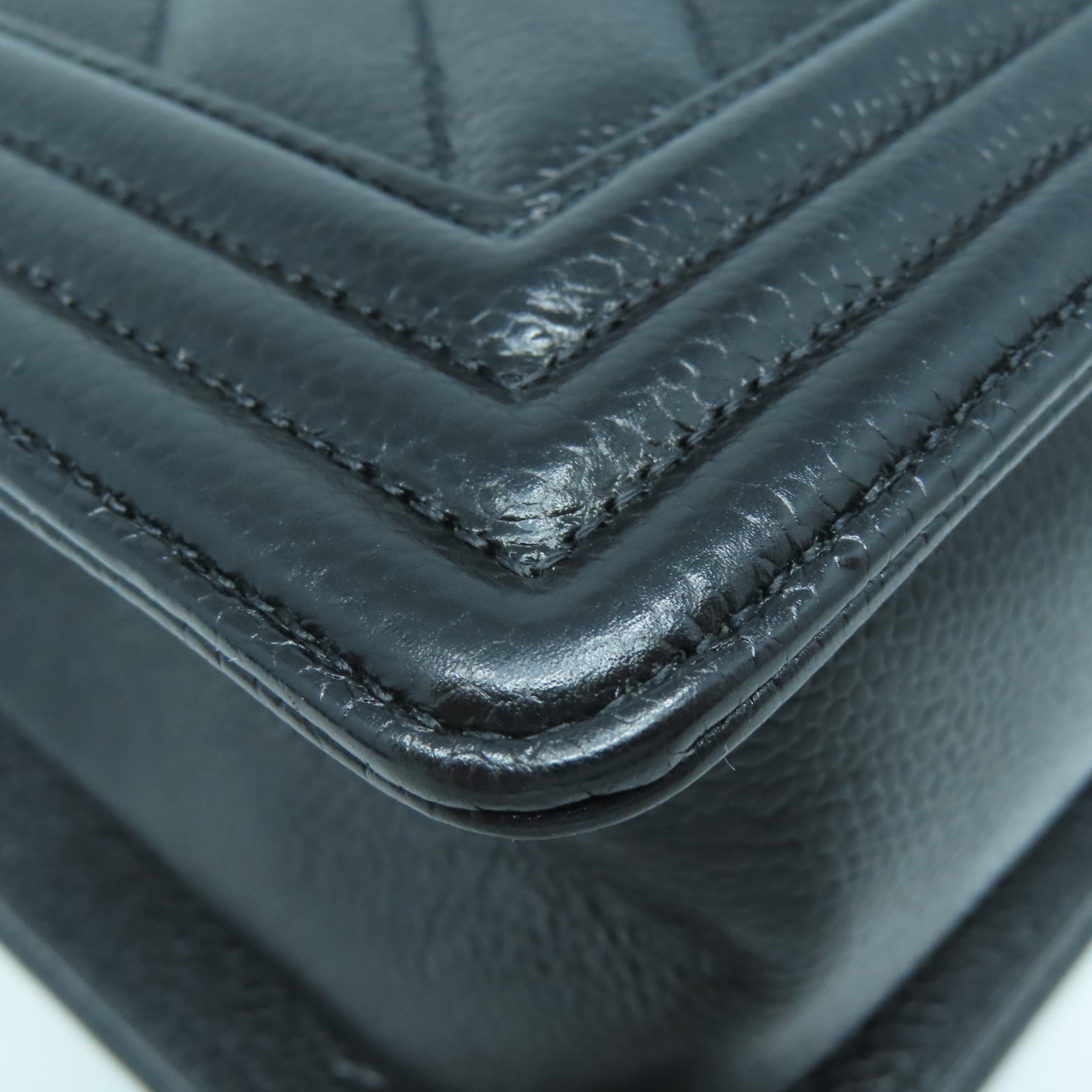 CHANEL 斜紋Caviar皮革Boy Chanel銀扣鏈帶肩背袋黑色