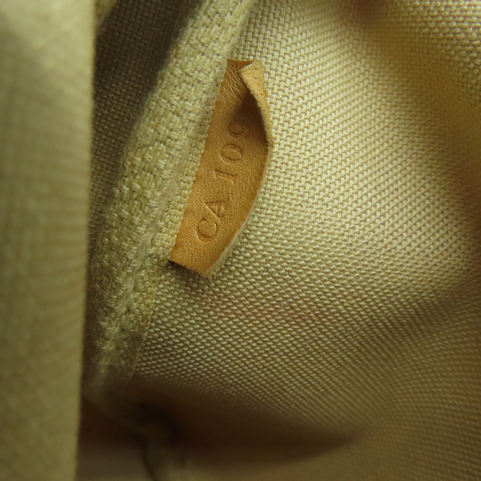LOUIS VUITTON Damier Azur Pochette Accessories金扣手挽袋米白色