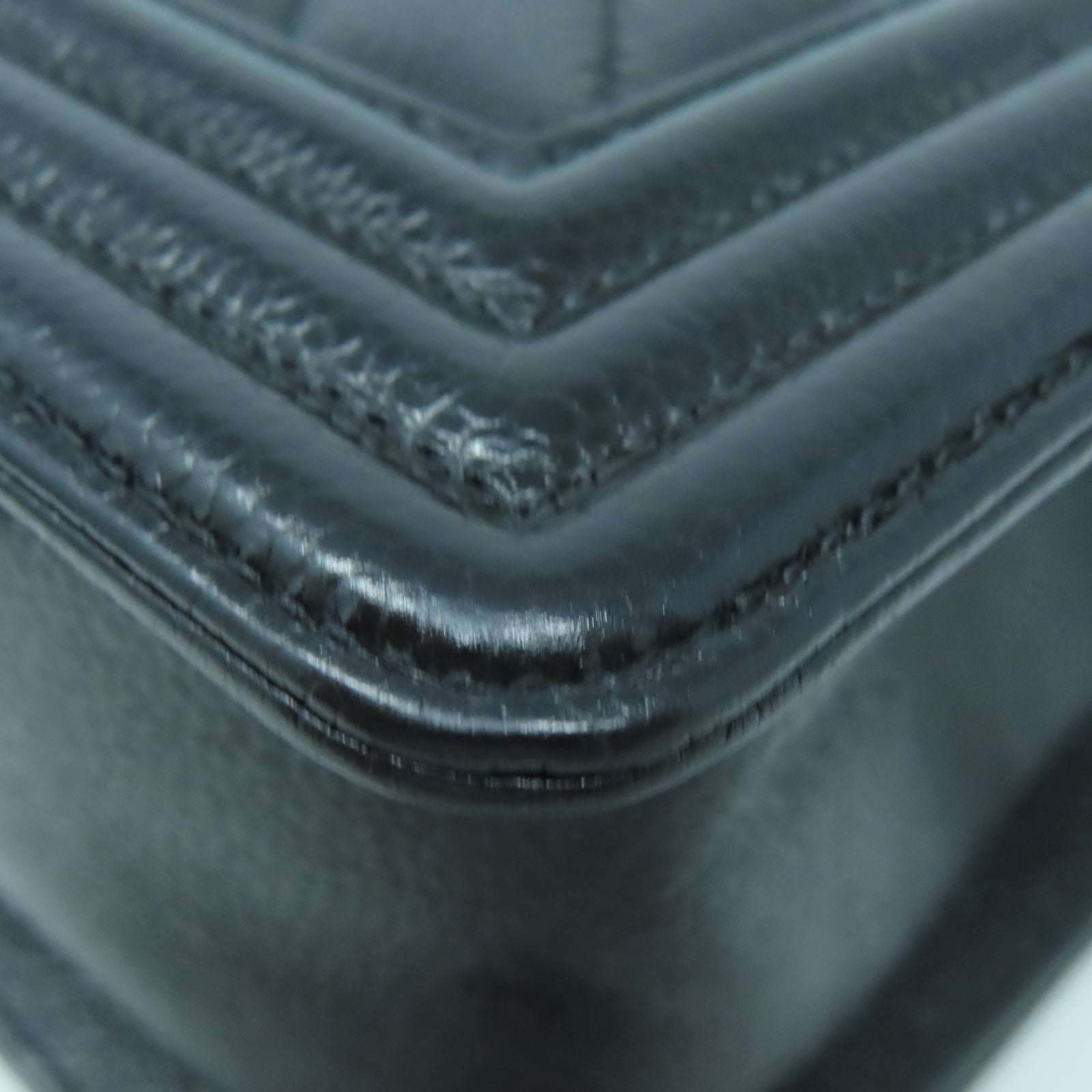 CHANEL 斜紋Caviar皮革Boy Chanel銀扣鏈帶肩背袋黑色