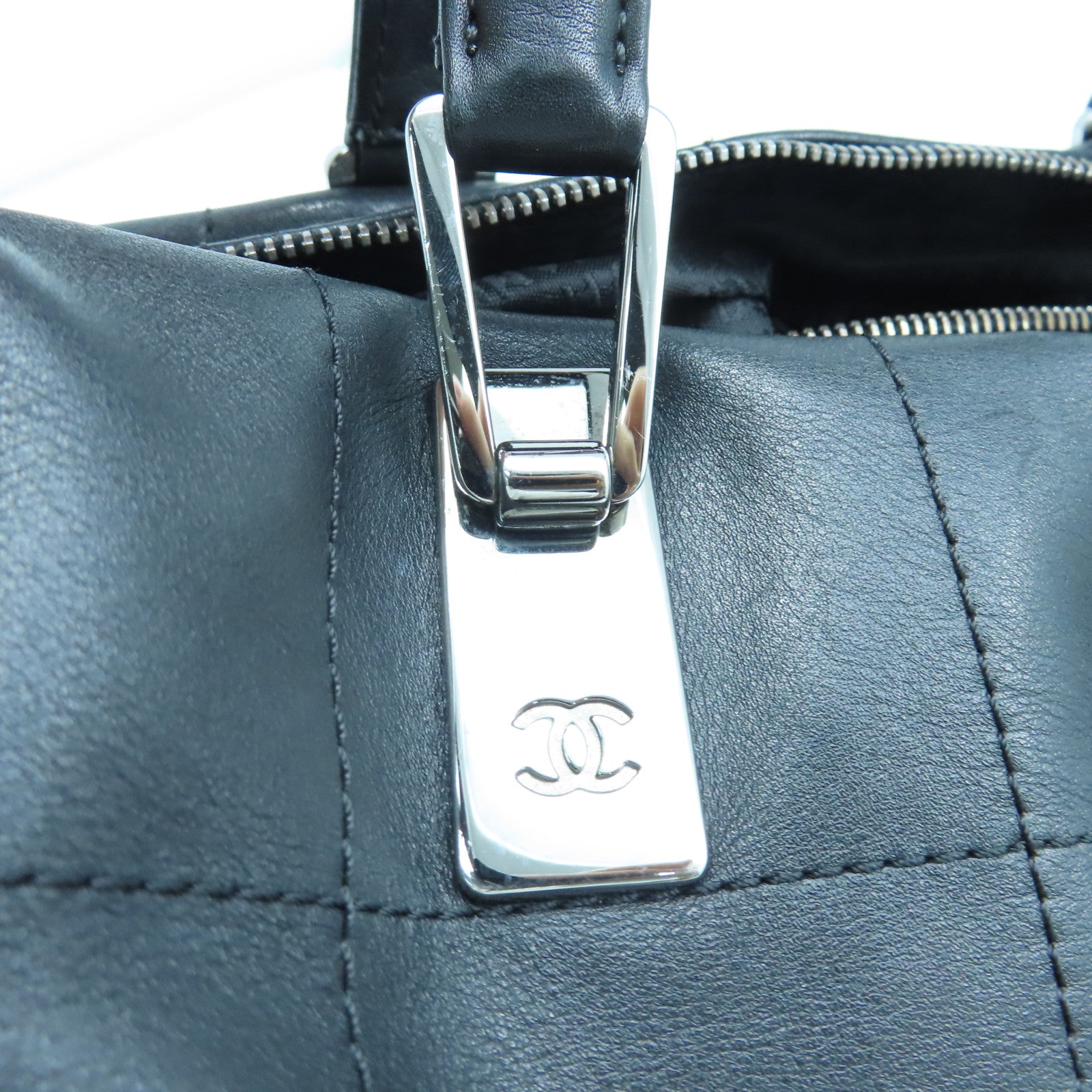 CHANEL Rhombus Sheepskin Leather Hand Bag Silver Buckle Hand Bag Black