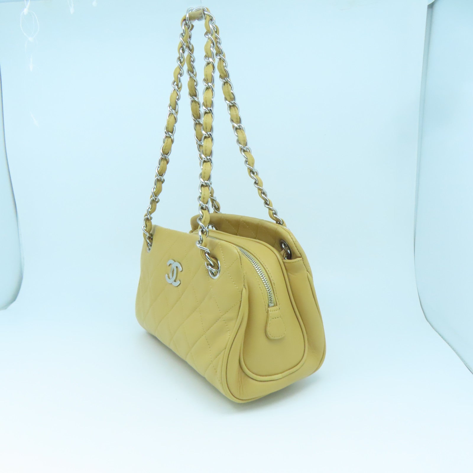 CHANEL 菱格羊皮皮革Chain Shoulder銀扣鏈帶肩背袋杏色