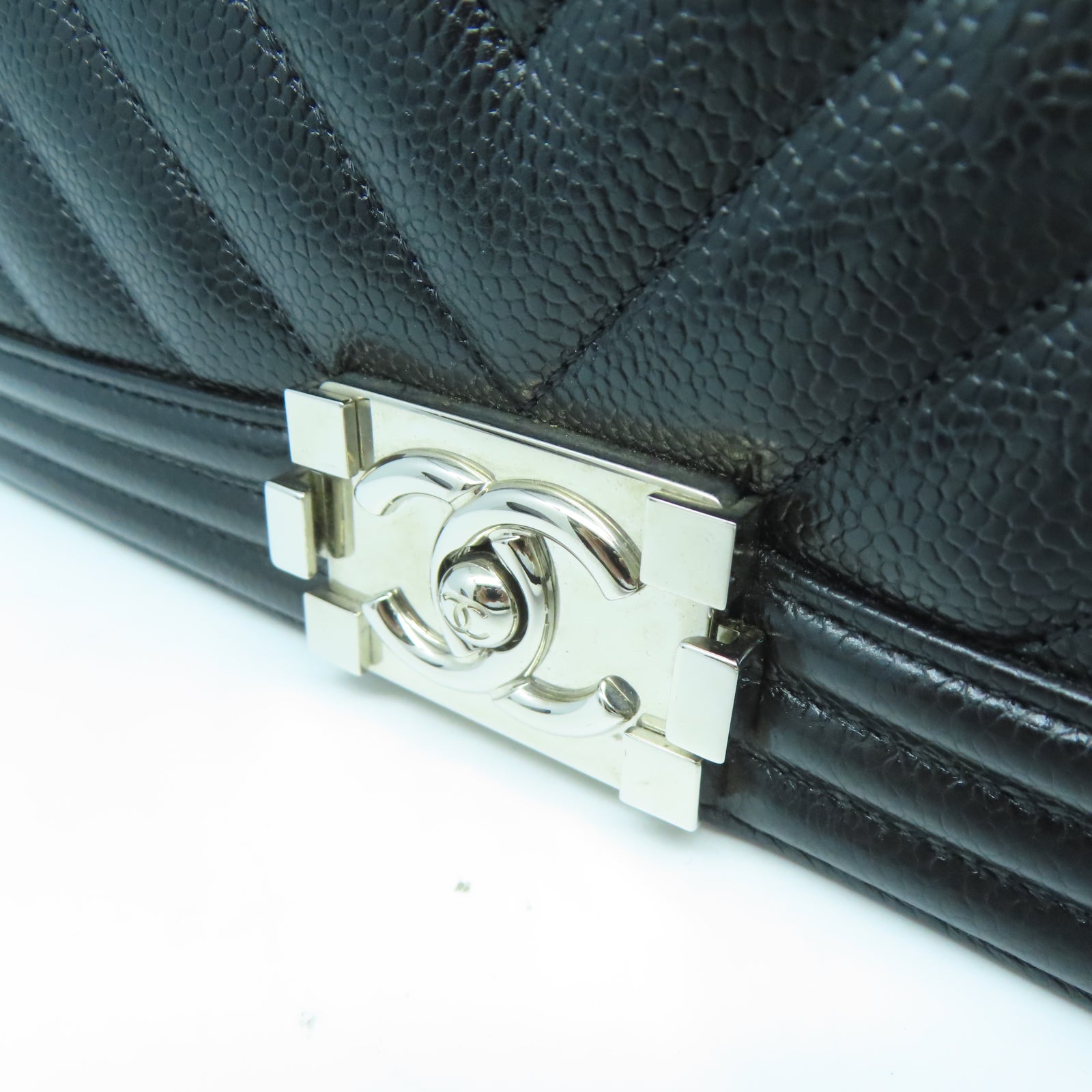 CHANEL 斜紋Caviar皮革Boy Chanel銀扣鏈帶肩背袋黑色