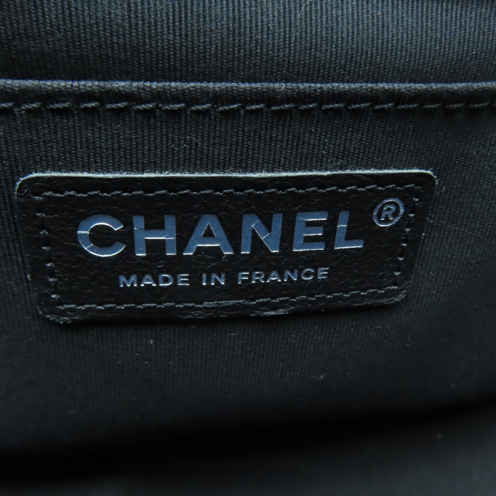 CHANEL 斜紋Caviar皮革Boy Chanel銀扣鏈帶肩背袋黑色