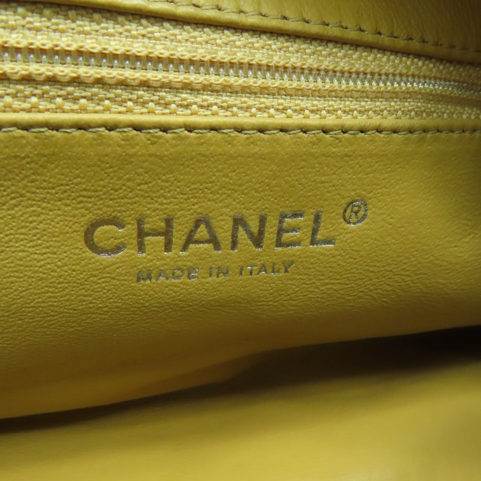 CHANEL 菱格羊皮皮革Chain Shoulder銀扣鏈帶肩背袋杏色