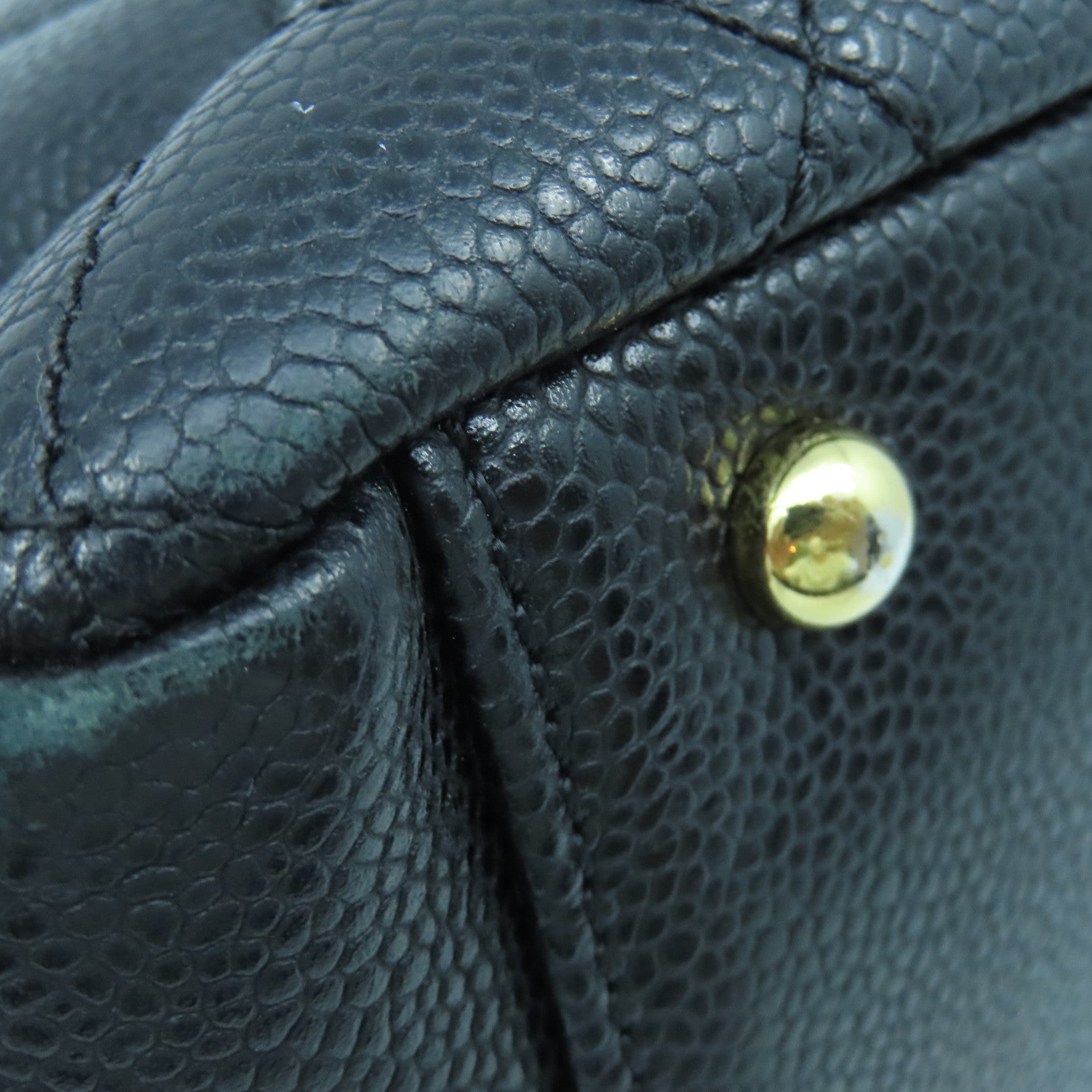 CHANEL rhombic cowhide leather Shoulder Bag gold buckle shoulder bag black