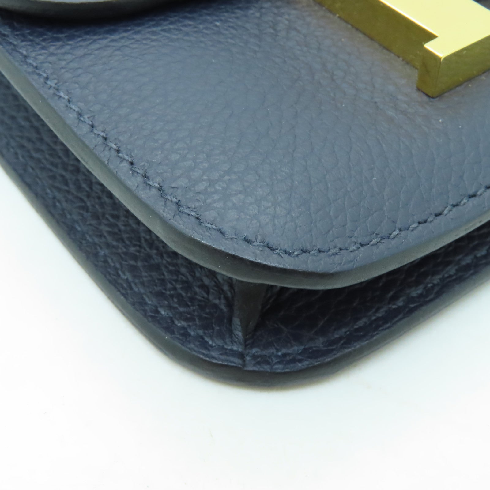 HERMES Evercolor皮革Constance Slim金扣手拿包Bleu Nuit深藍色