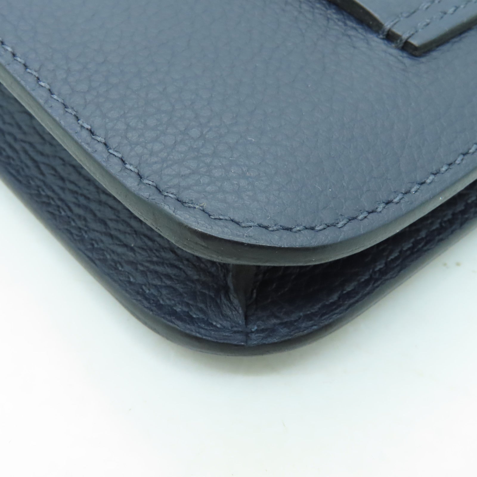 HERMES Evercolor皮革Constance Slim金扣手拿包Bleu Nuit深藍色