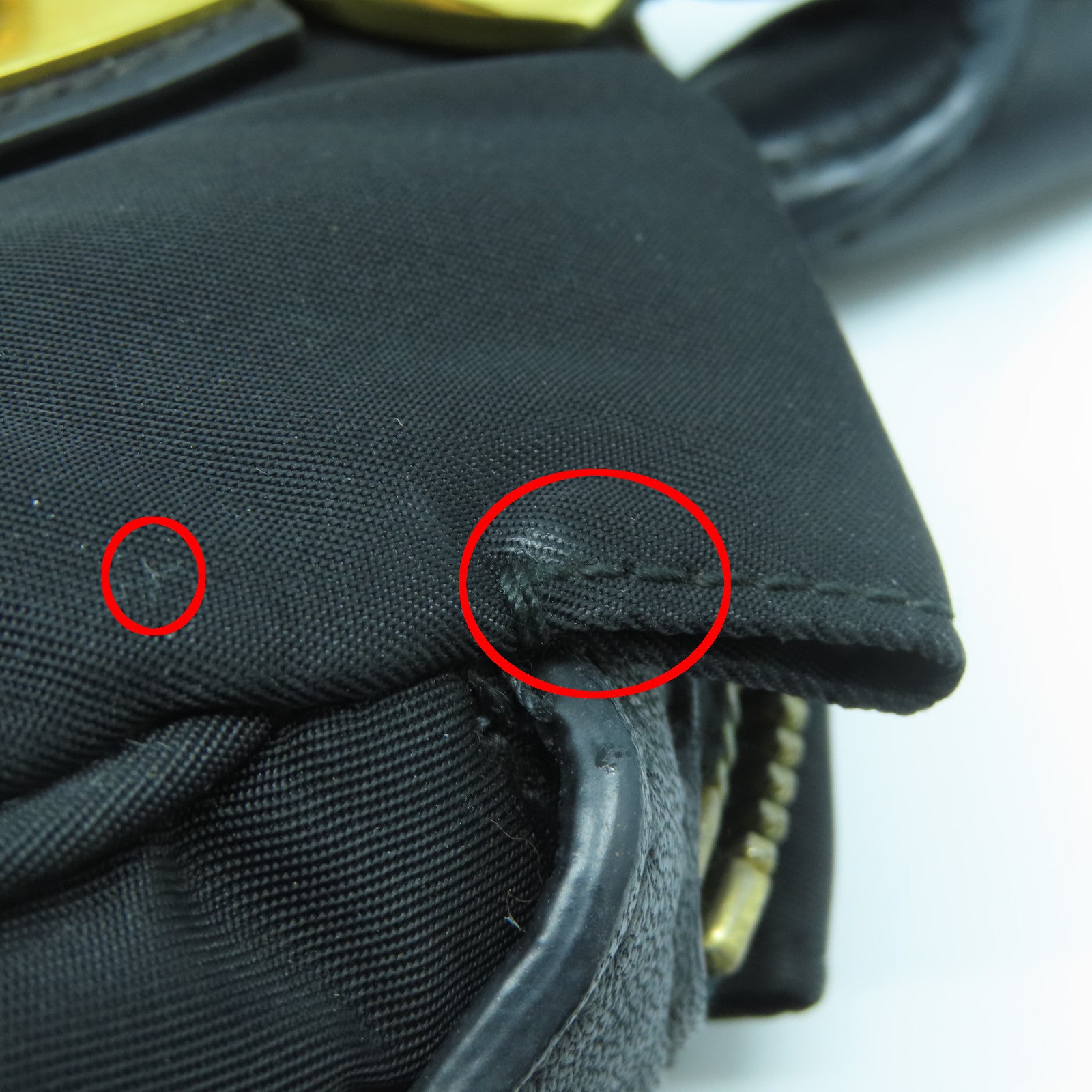 PRADA 尼龙2 way Shoulder金扣手挽肩背两用袋