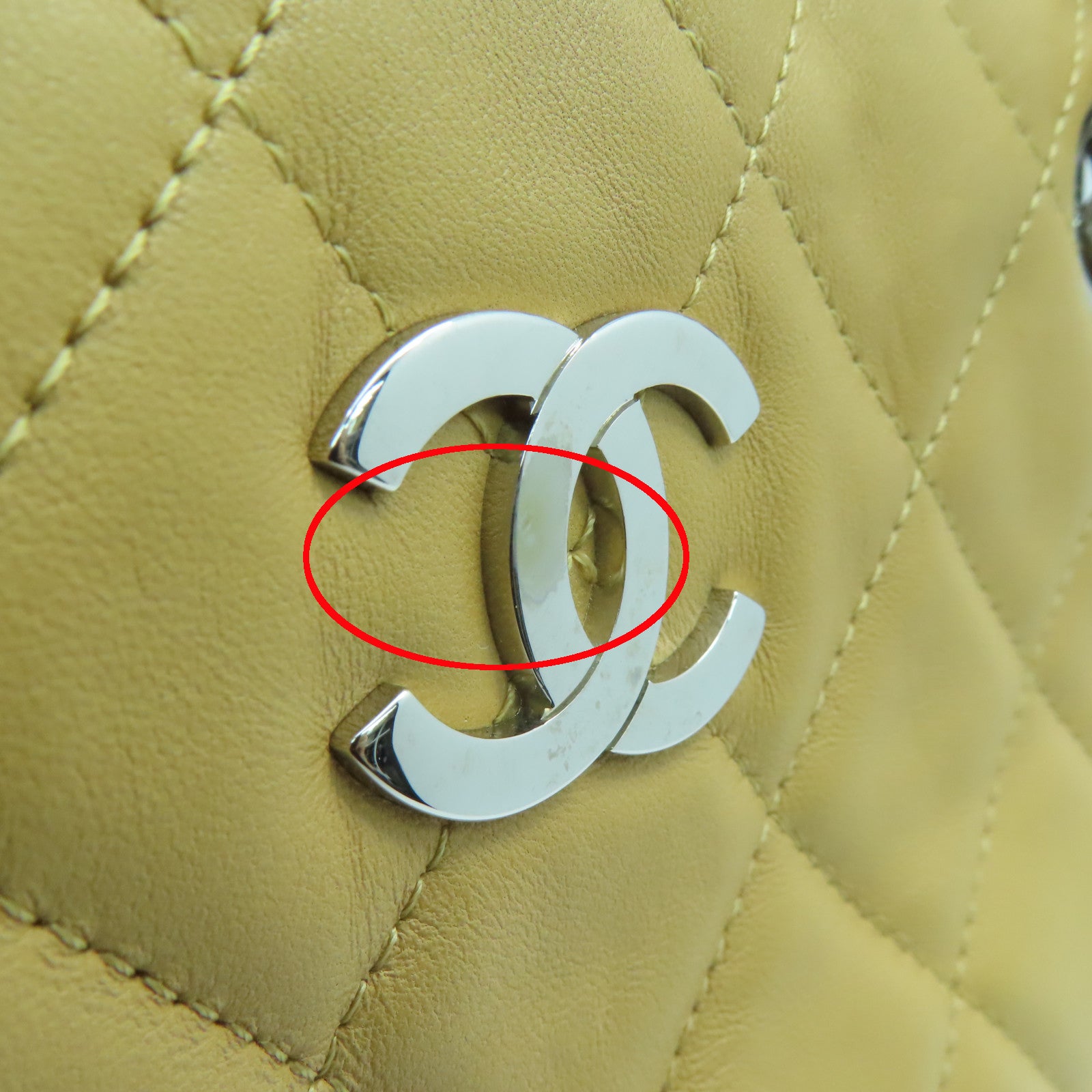CHANEL 菱格羊皮皮革Chain Shoulder銀扣鏈帶肩背袋杏色