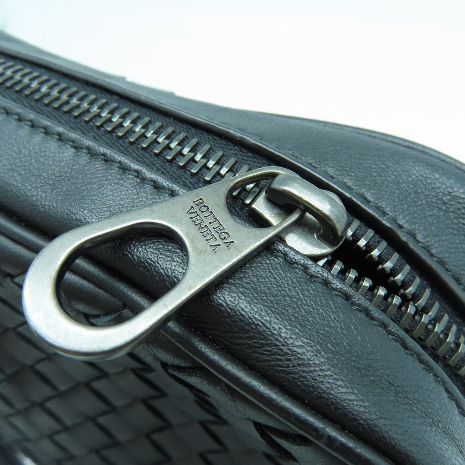 BOTTEGA VENETA 织纹皮革Shoulder Bag肩背袋黑色