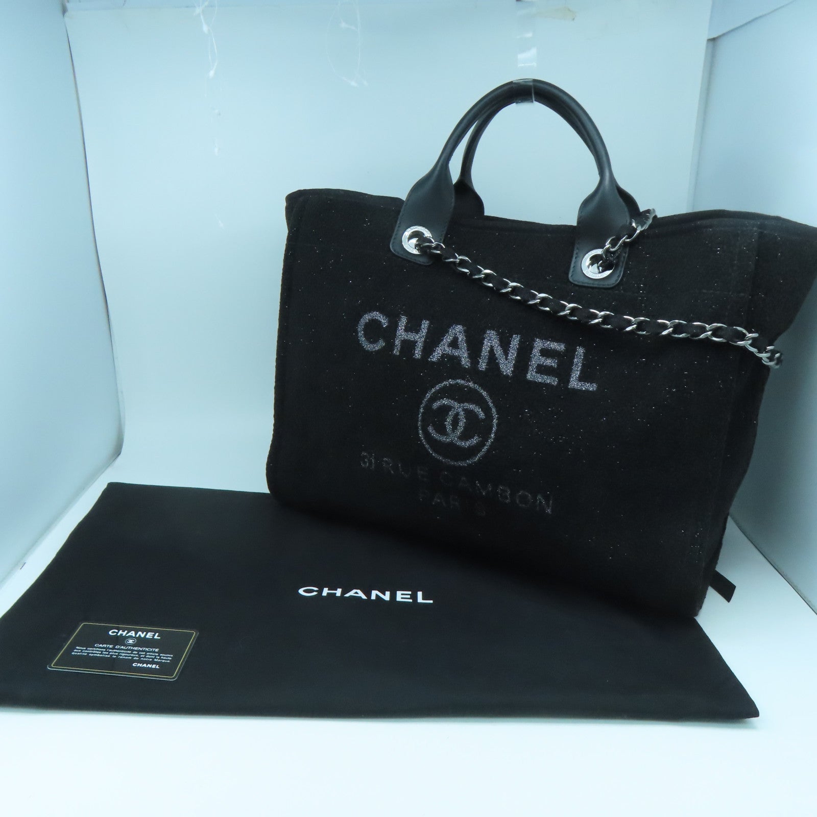 CHANEL 天鵝絨Deauville Tote Large銀扣手挽肩背兩用袋黑色