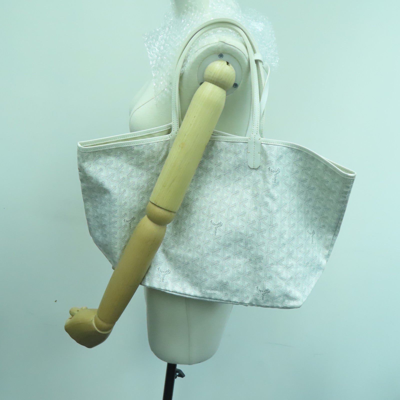 GOYARD 塗層帆布Saint Louis PM Shoulder Bagc銀扣肩背袋白色
