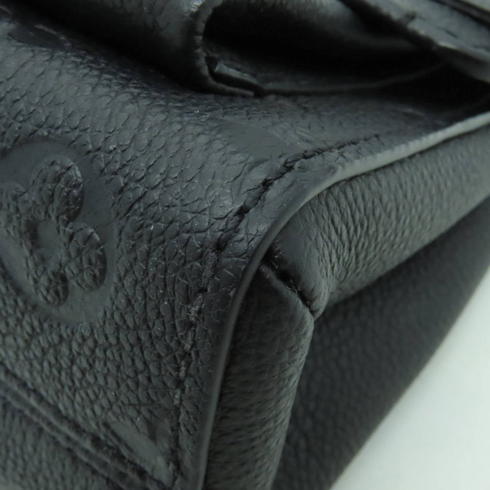 LOUIS VUITTON Monogram Empreinte Vavin BB金扣鏈帶肩背袋黑色