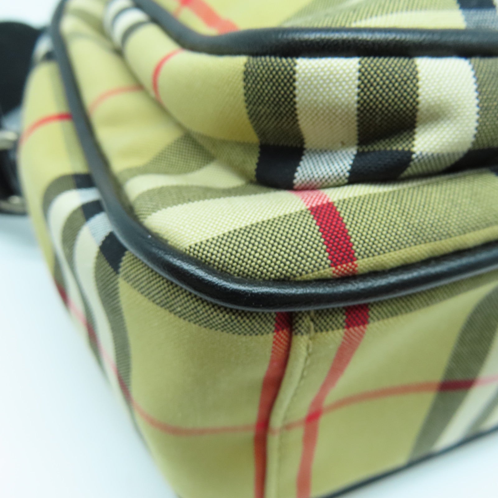 BURBERRY 帆布Shoulder Bag银扣肩背袋米色