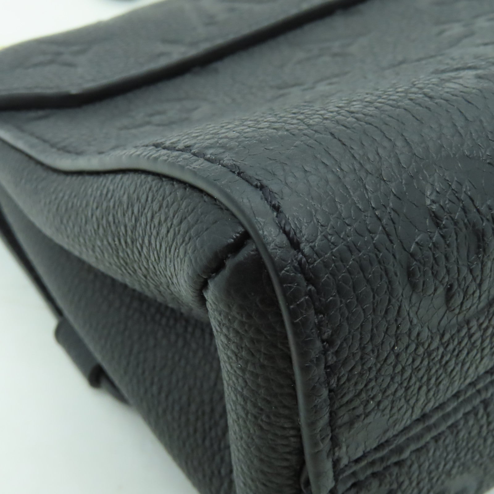 LOUIS VUITTON Monogram Empreinte Vavin BB金扣鏈帶肩背袋黑色