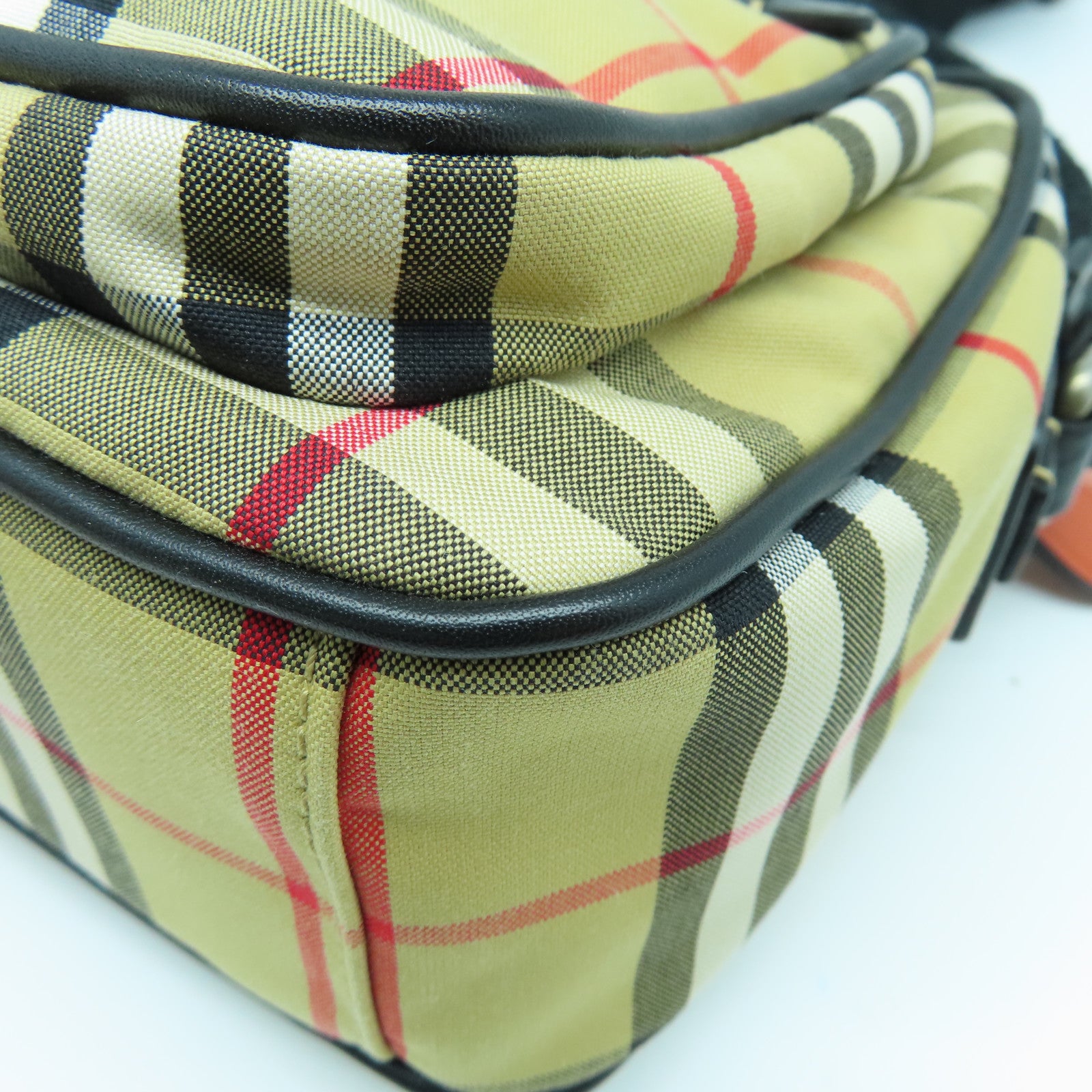 BURBERRY 帆布Shoulder Bag银扣肩背袋米色