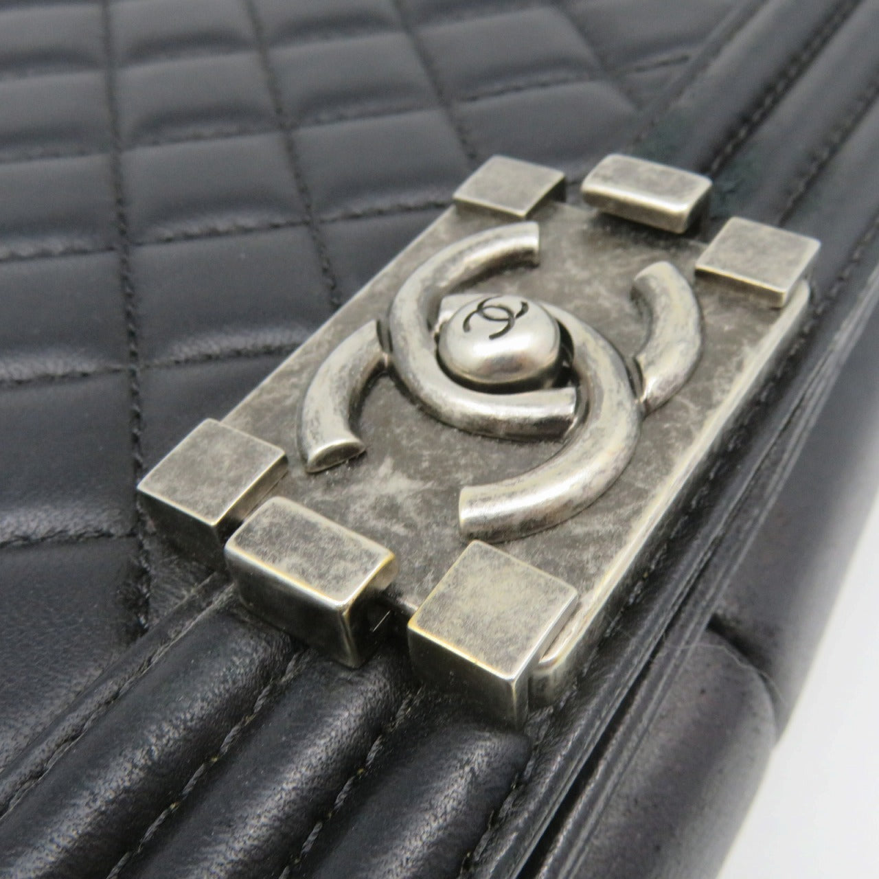CHANEL 菱格羊皮皮革Boy Chanel 28cm Shoulder Bag銀扣鏈帶肩背袋黑色