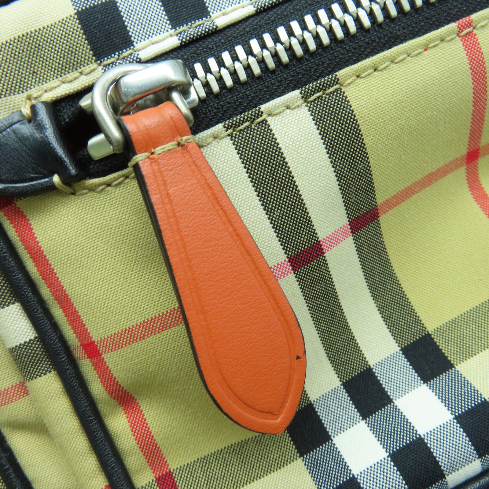 BURBERRY 帆布Shoulder Bag银扣肩背袋米色
