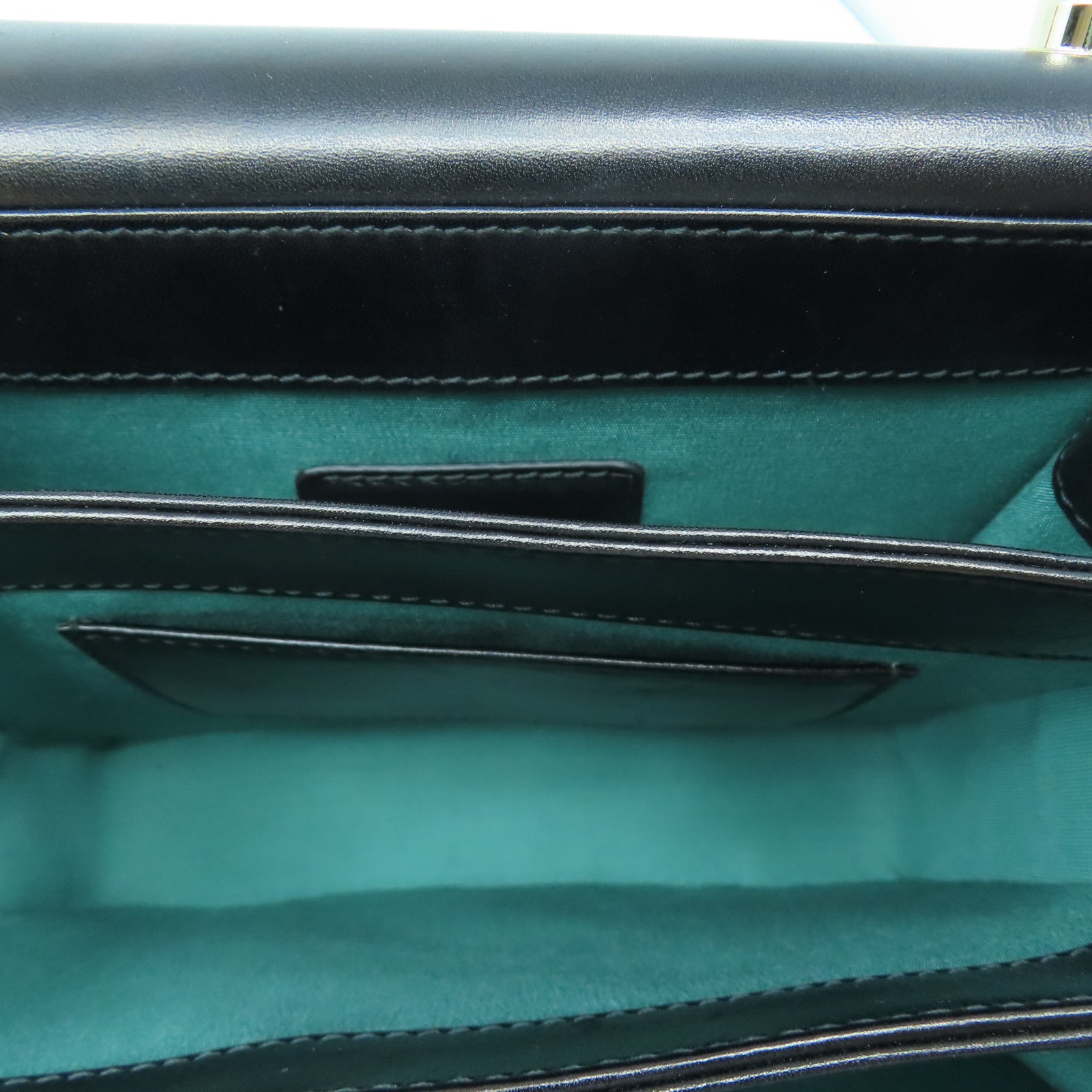 BVLGARI 牛皮皮革Shoulder Bag金扣肩背袋黑色