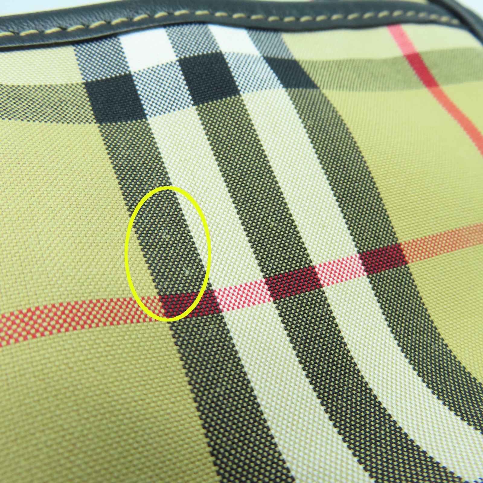 BURBERRY 帆布Shoulder Bag银扣肩背袋米色