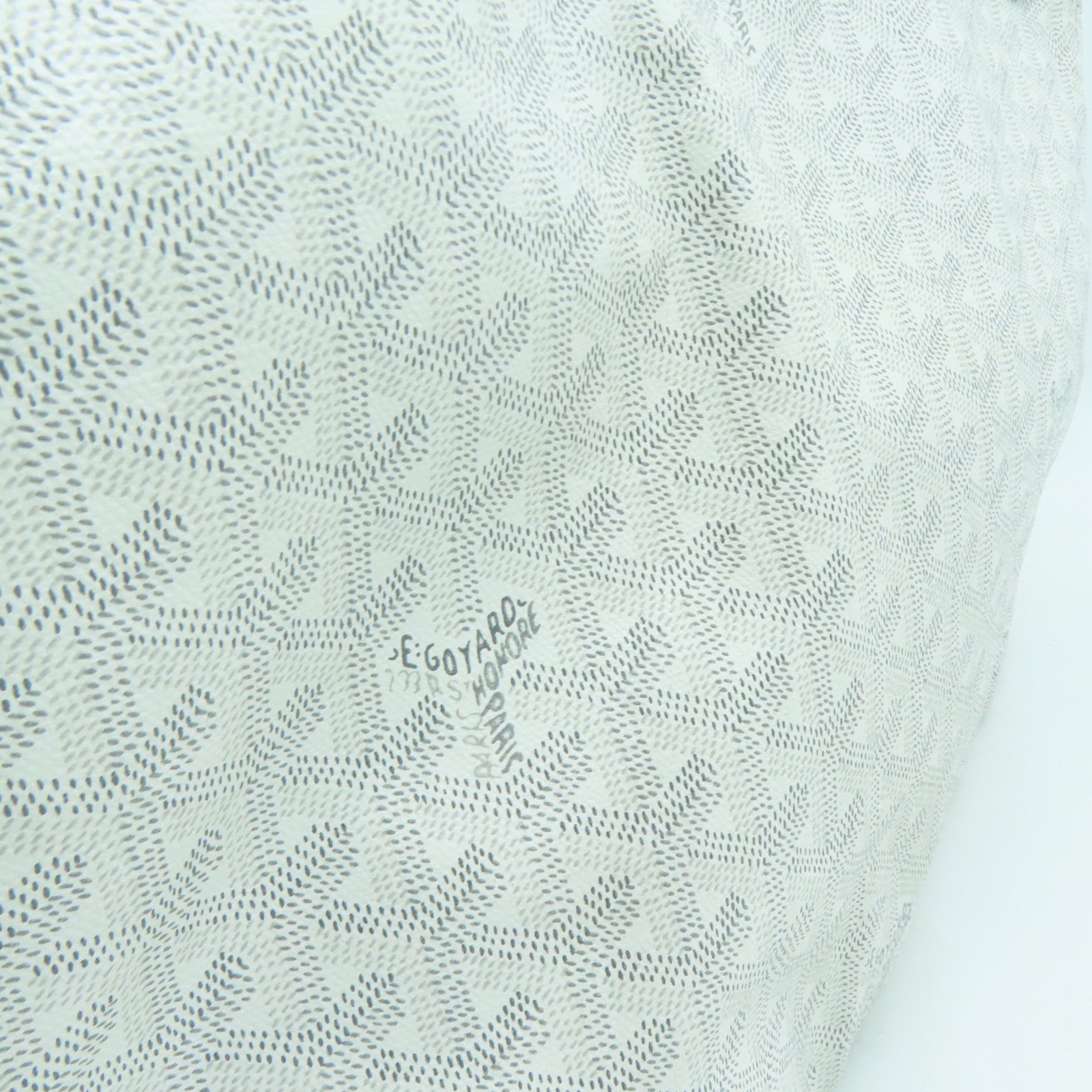 GOYARD 塗層帆布Saint Louis PM Shoulder Bagc銀扣肩背袋白色