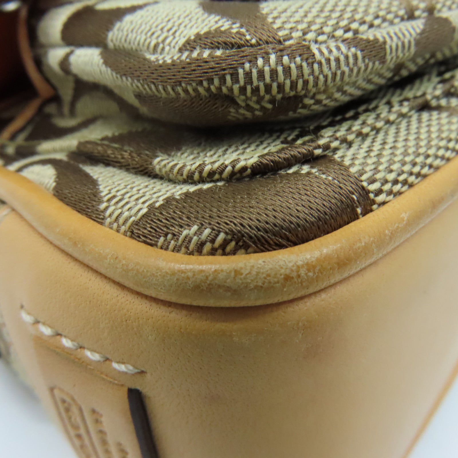 COACH 帆布Shoulder Bag銀扣肩背袋啡色
