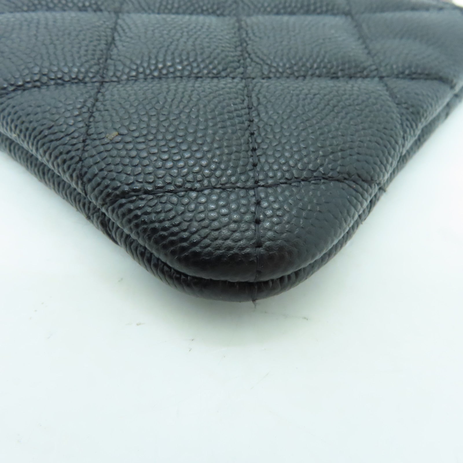CHANEL 菱格Caviar皮革Clutch Bag金扣手拿包黑色