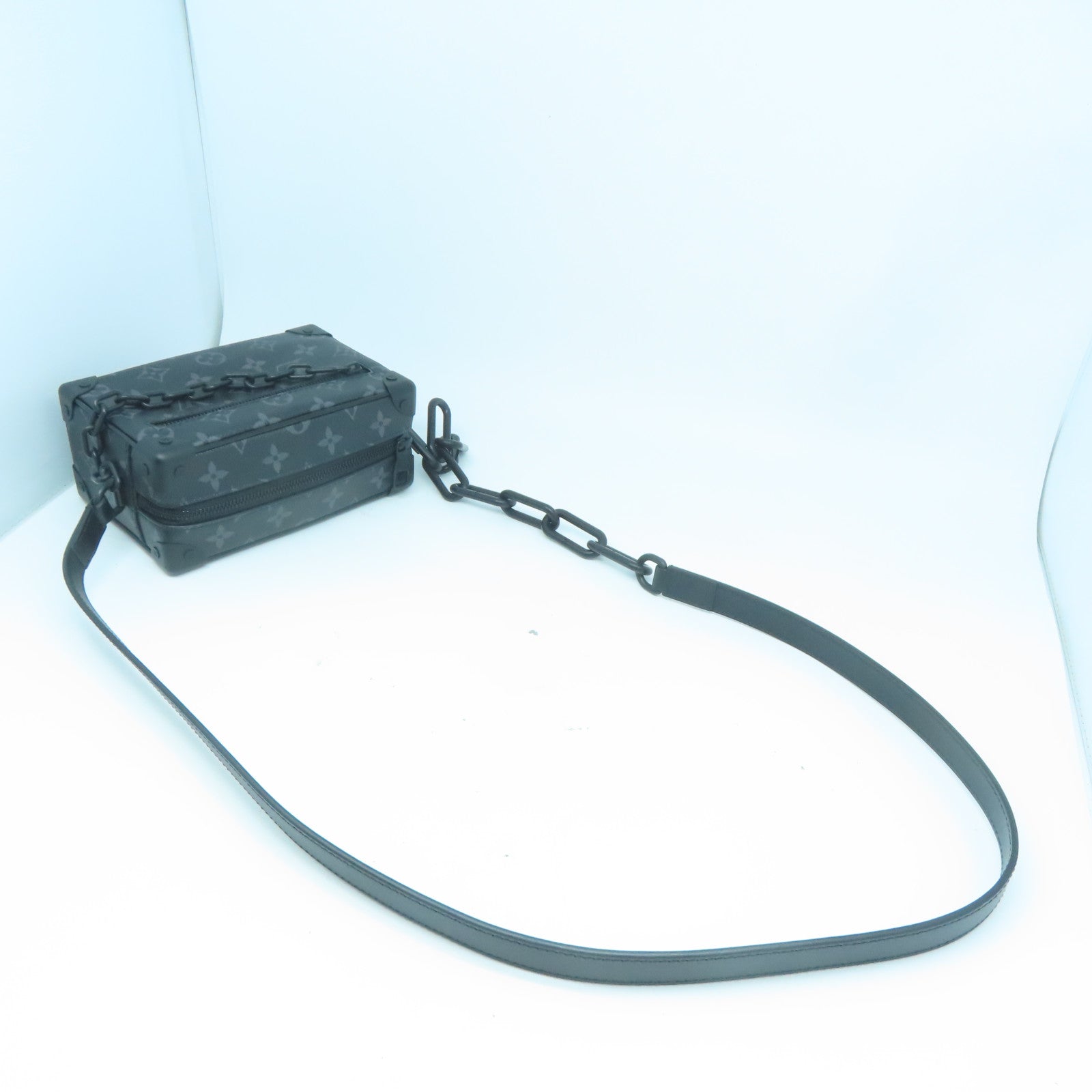 LOUIS VUITTON Monogram Eclipse Mini Soft Trunk黑扣肩背袋黑色