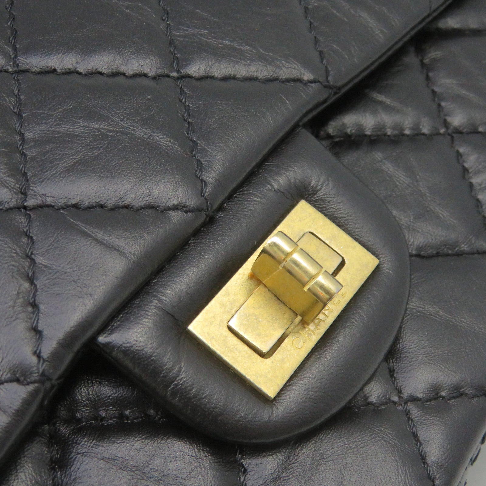 CHANEL 菱格牛皮皮革2.55 Chain Shoulder Bag金扣鏈帶肩背袋黑色