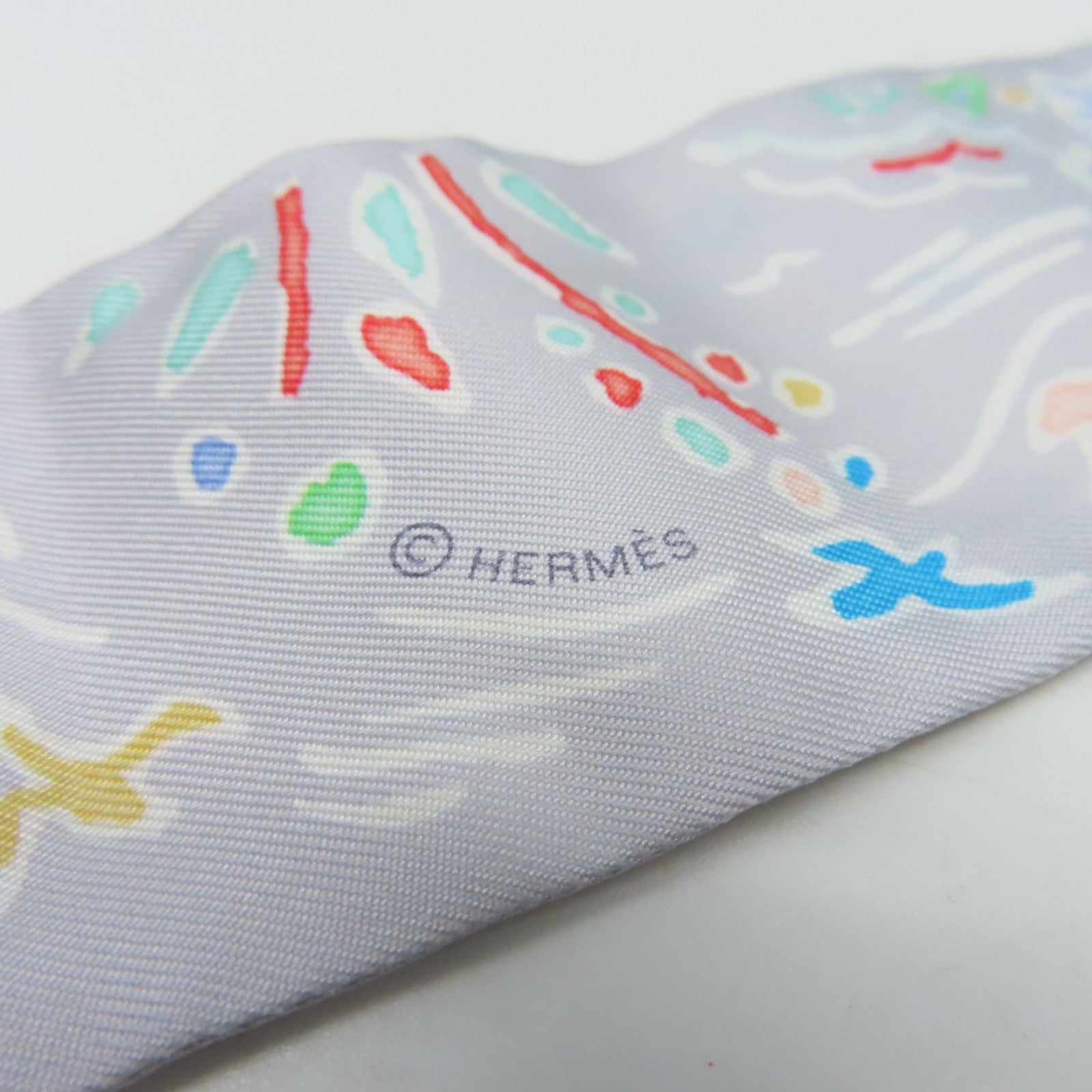 HERMES 【激減優惠】絲質Twilly絲巾灰色
