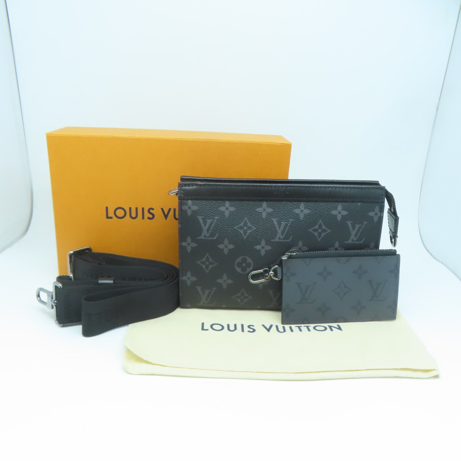 LOUIS VUITTON Monogram Eclipse Gaston銀扣肩背袋灰色