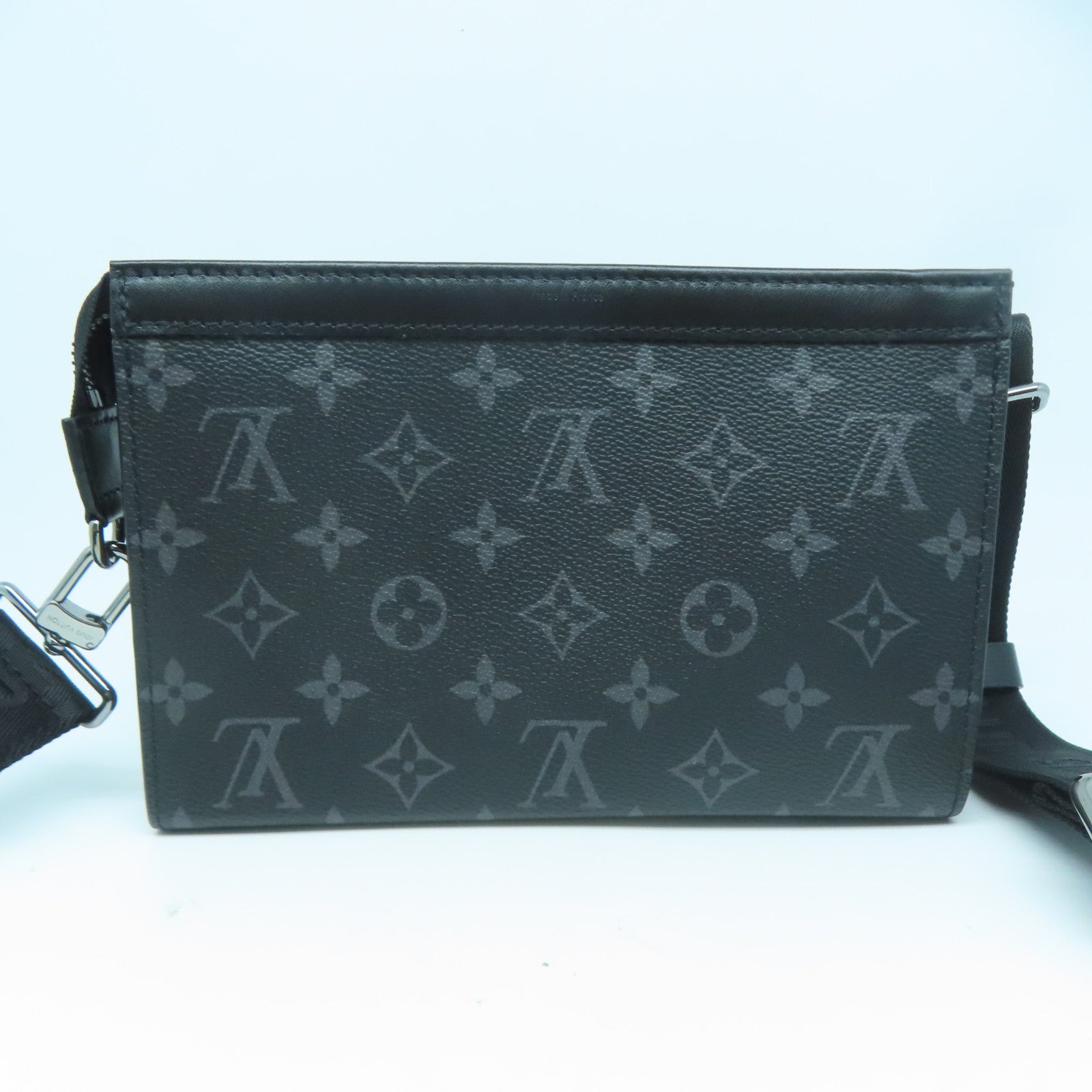LOUIS VUITTON Monogram Eclipse Gaston銀扣肩背袋灰色