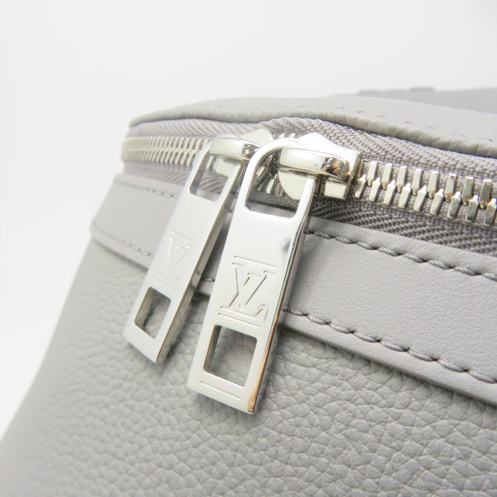 LOUIS VUITTON Aerogram Takeoff Backpack back white gray