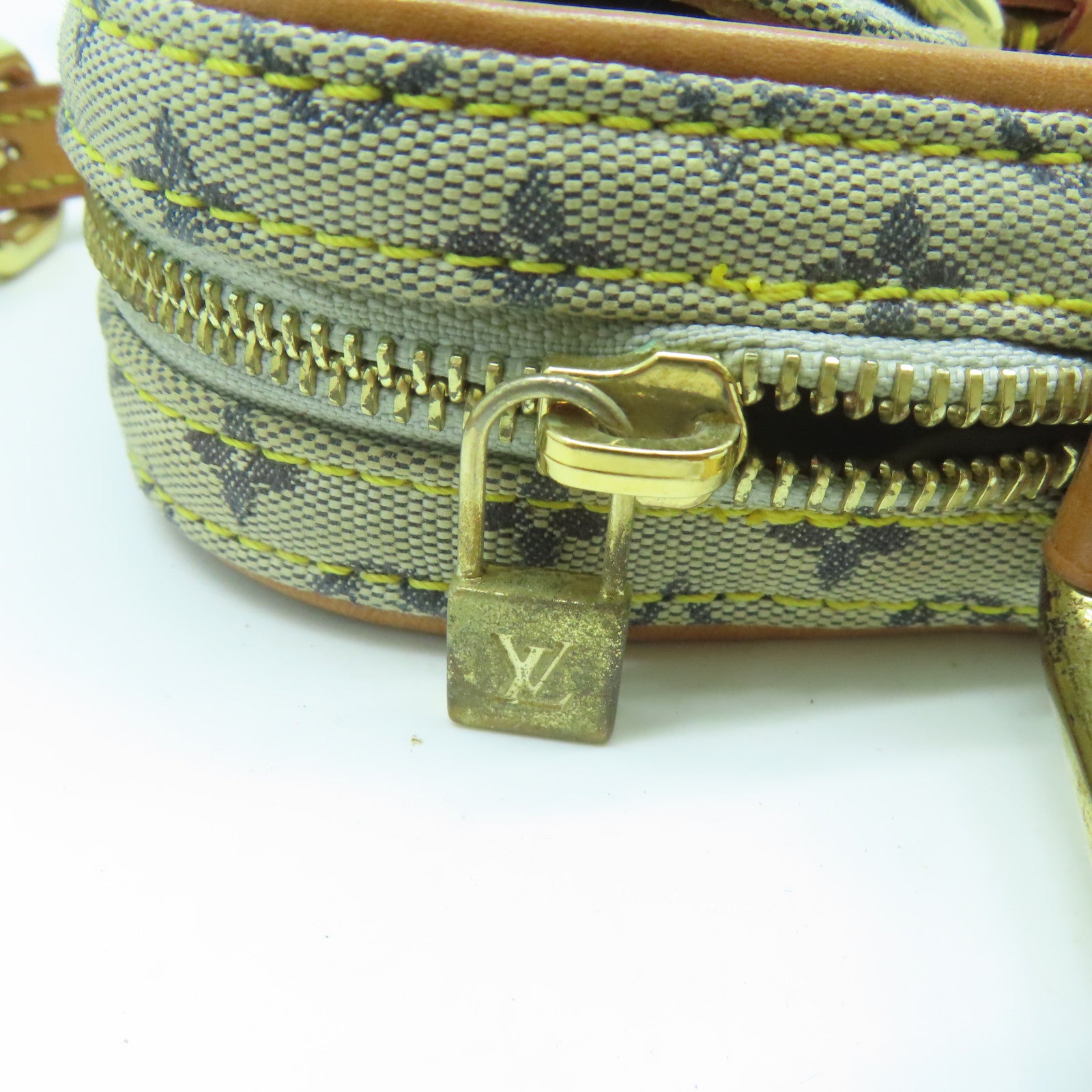 LOUIS VUITTON Monogram Mini Juliet PM金扣肩背袋淺藍色/棕色