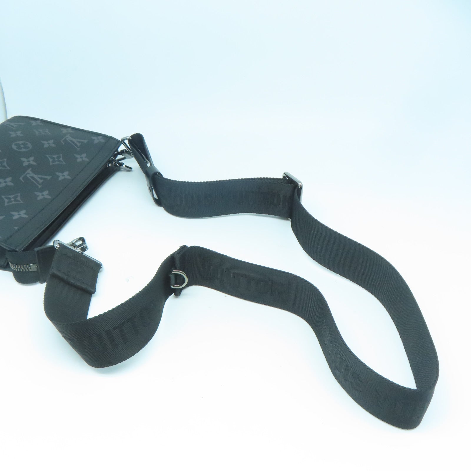 LOUIS VUITTON Monogram Eclipse Gaston銀扣肩背袋灰色