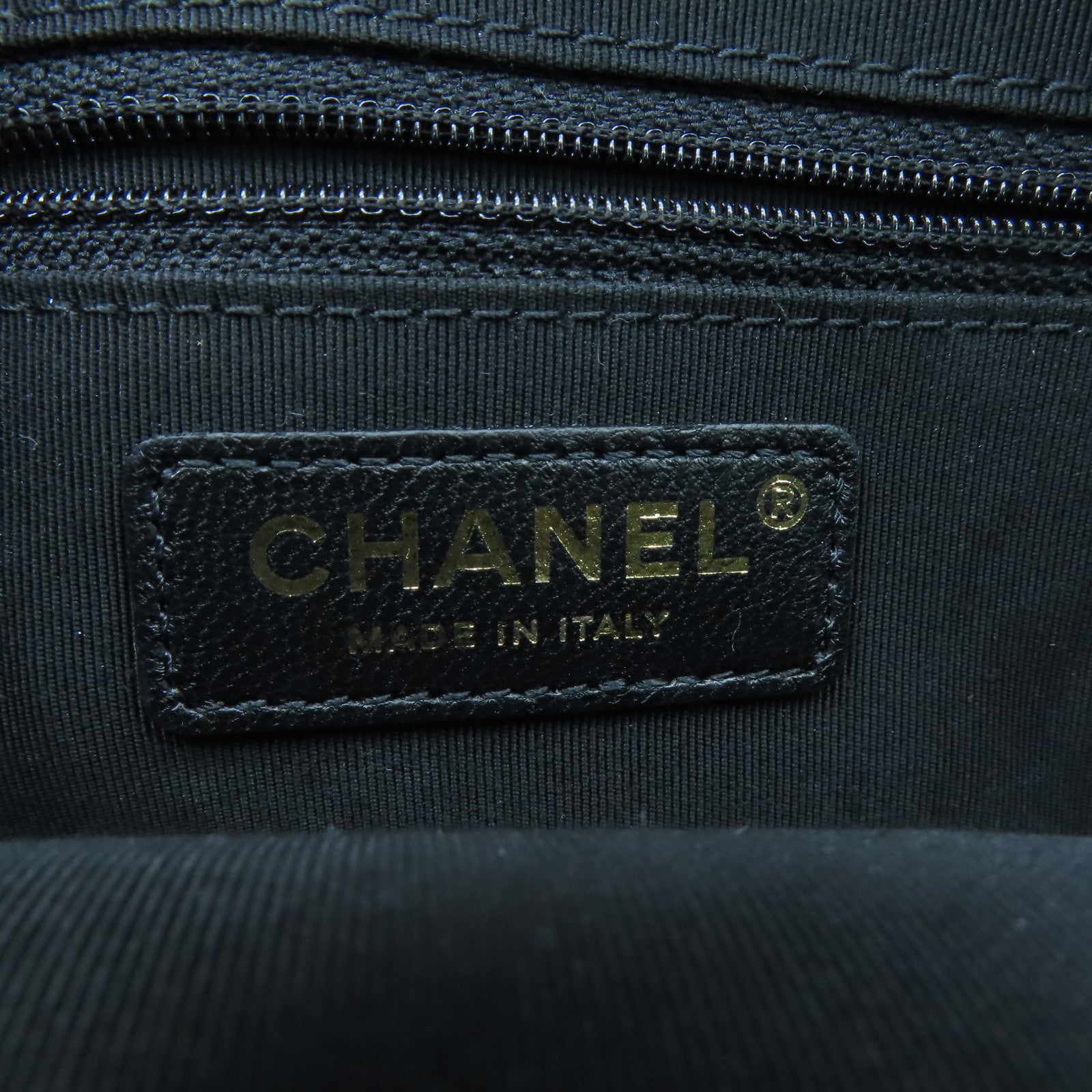 CHANEL 菱格牛皮皮革Chain Shoulder金扣鏈帶肩背袋黑色