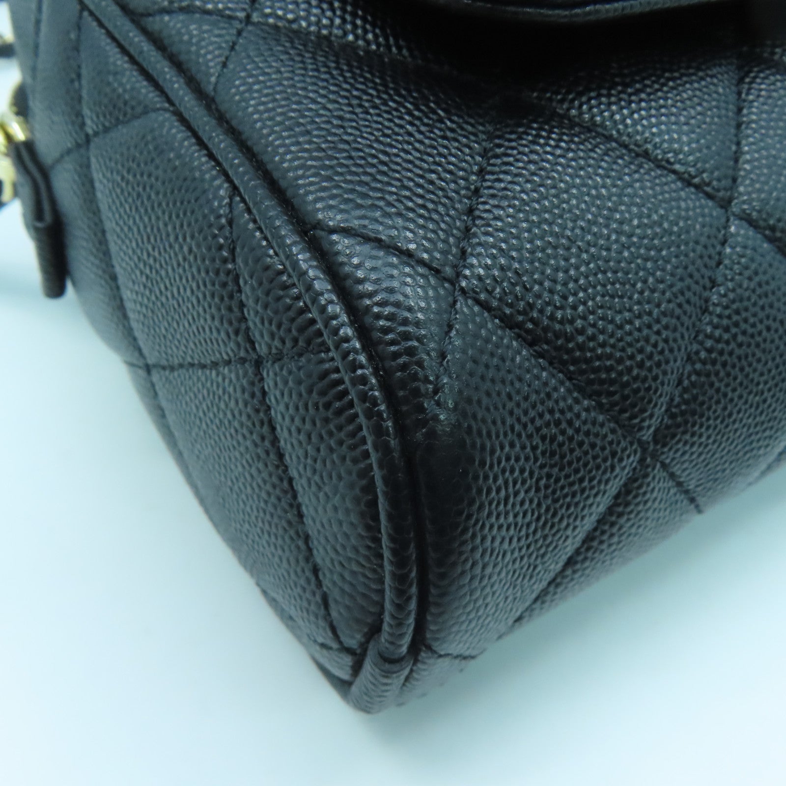 CHANEL 菱格牛皮皮革Chain Shoulder金扣鏈帶肩背袋黑色