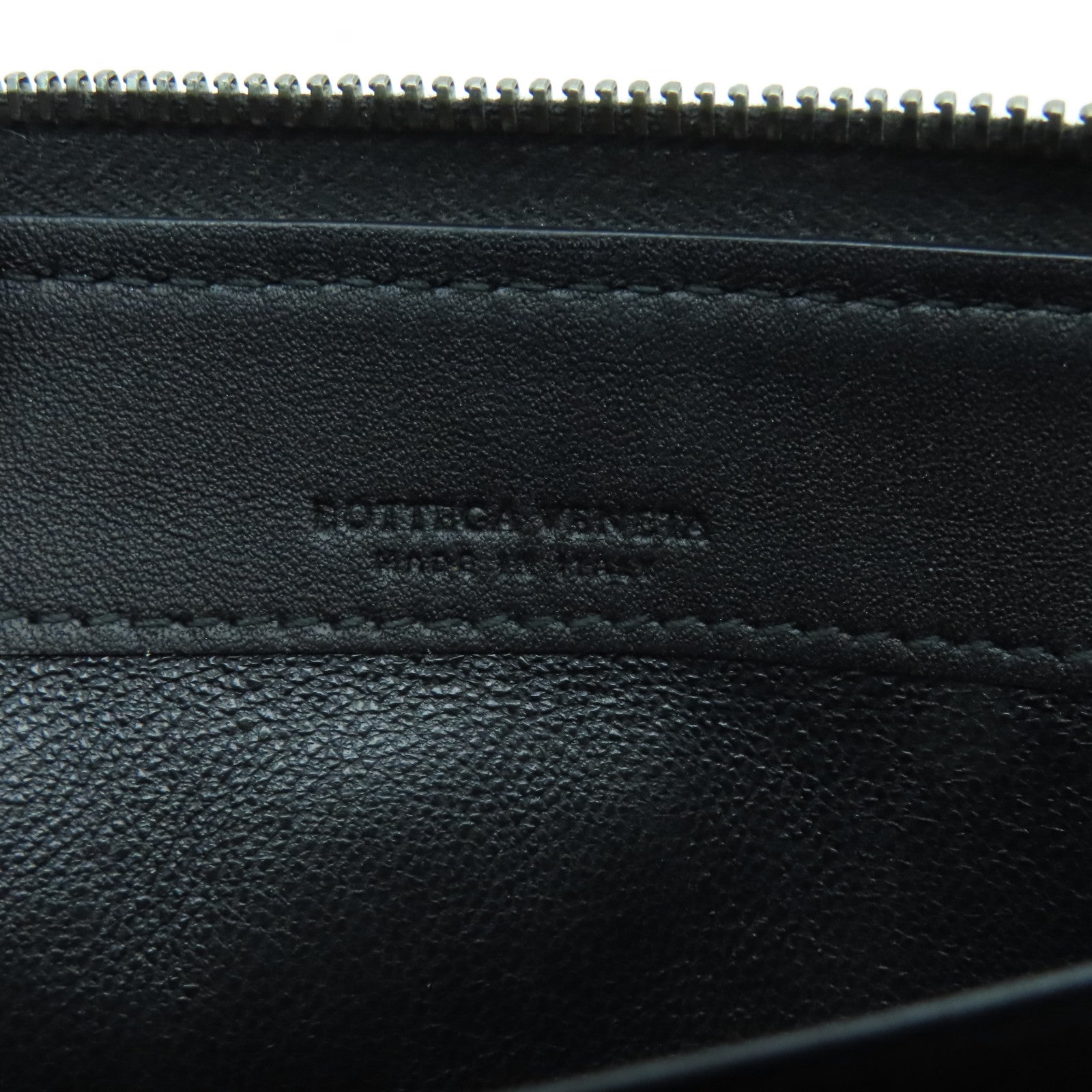 BOTTEGA VENETA Textured Leather Long Wallet Silver Buckle Long Wallet Black