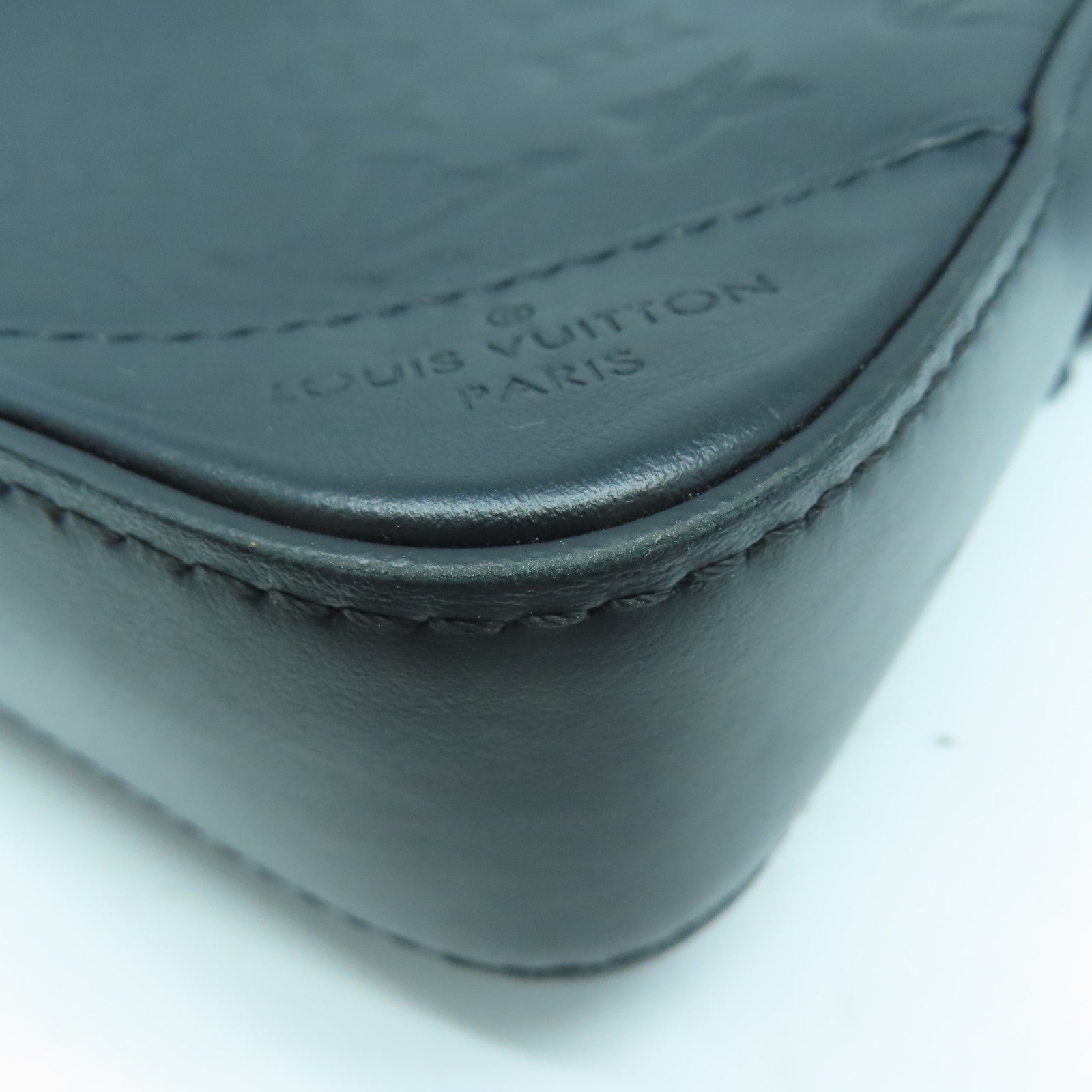 LOUIS VUITTON Monogram Shadow Duo Messenger黑扣肩背袋黑色