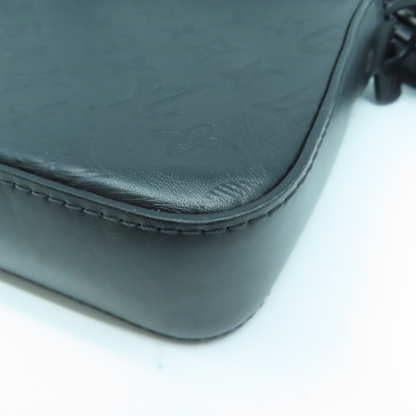 LOUIS VUITTON Monogram Shadow Duo Messenger黑扣肩背袋黑色