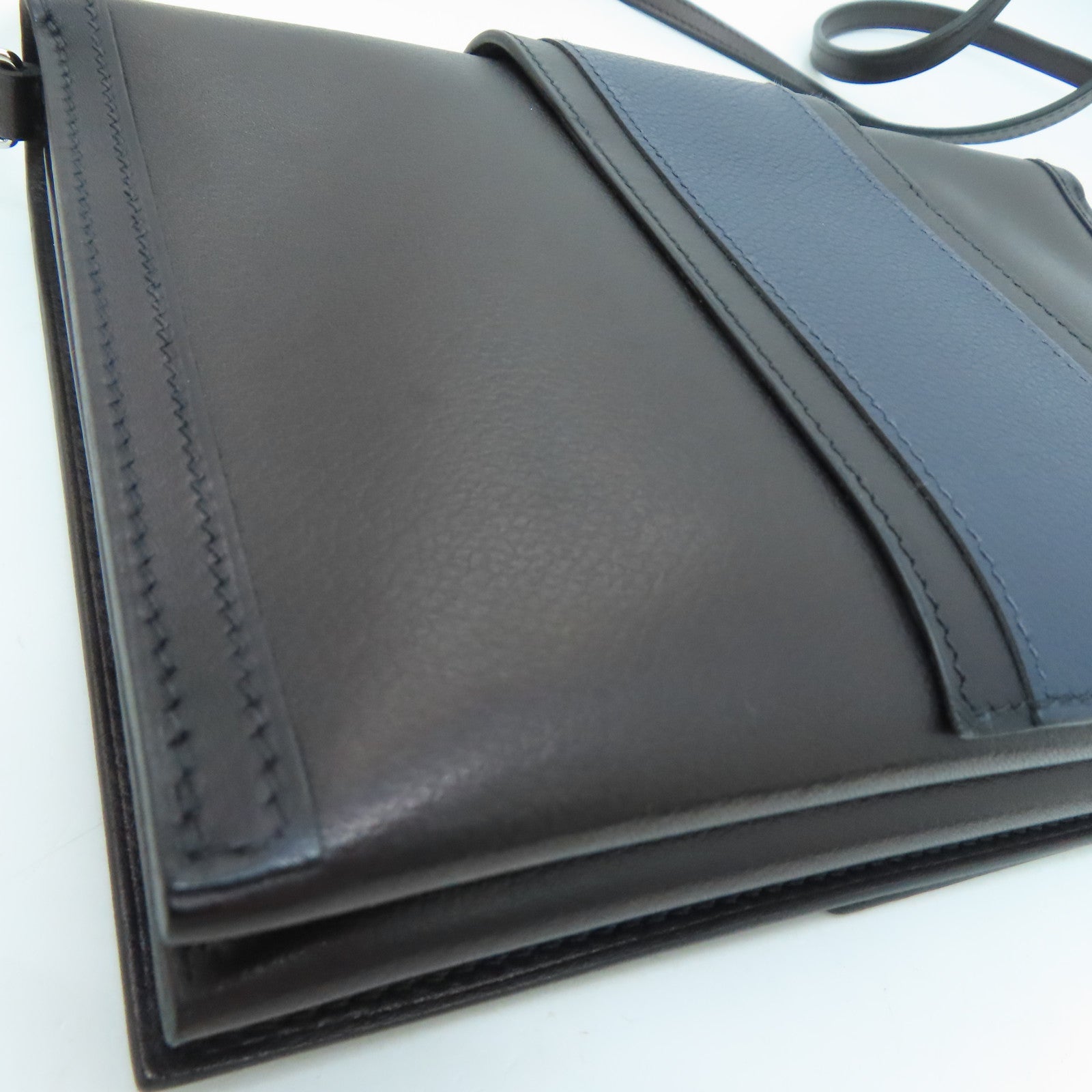 HERMES Evergrain/Evercolor皮革Pochette H Passant銀扣肩背袋藍色/黑色